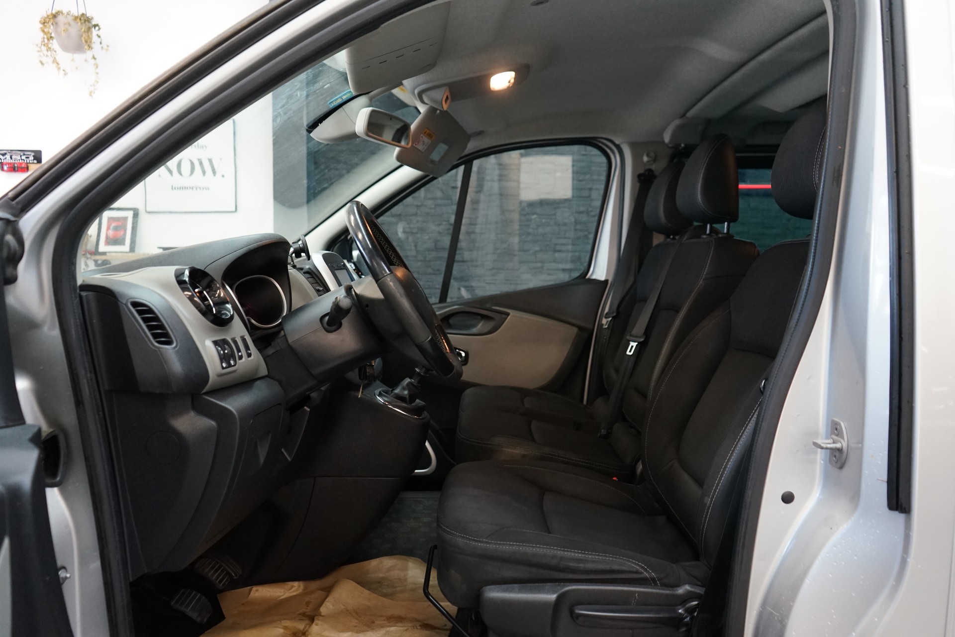 RENAULT Trafic ENERGY dCi 145 Grand Passenger Dynamique-showroom-element-3
