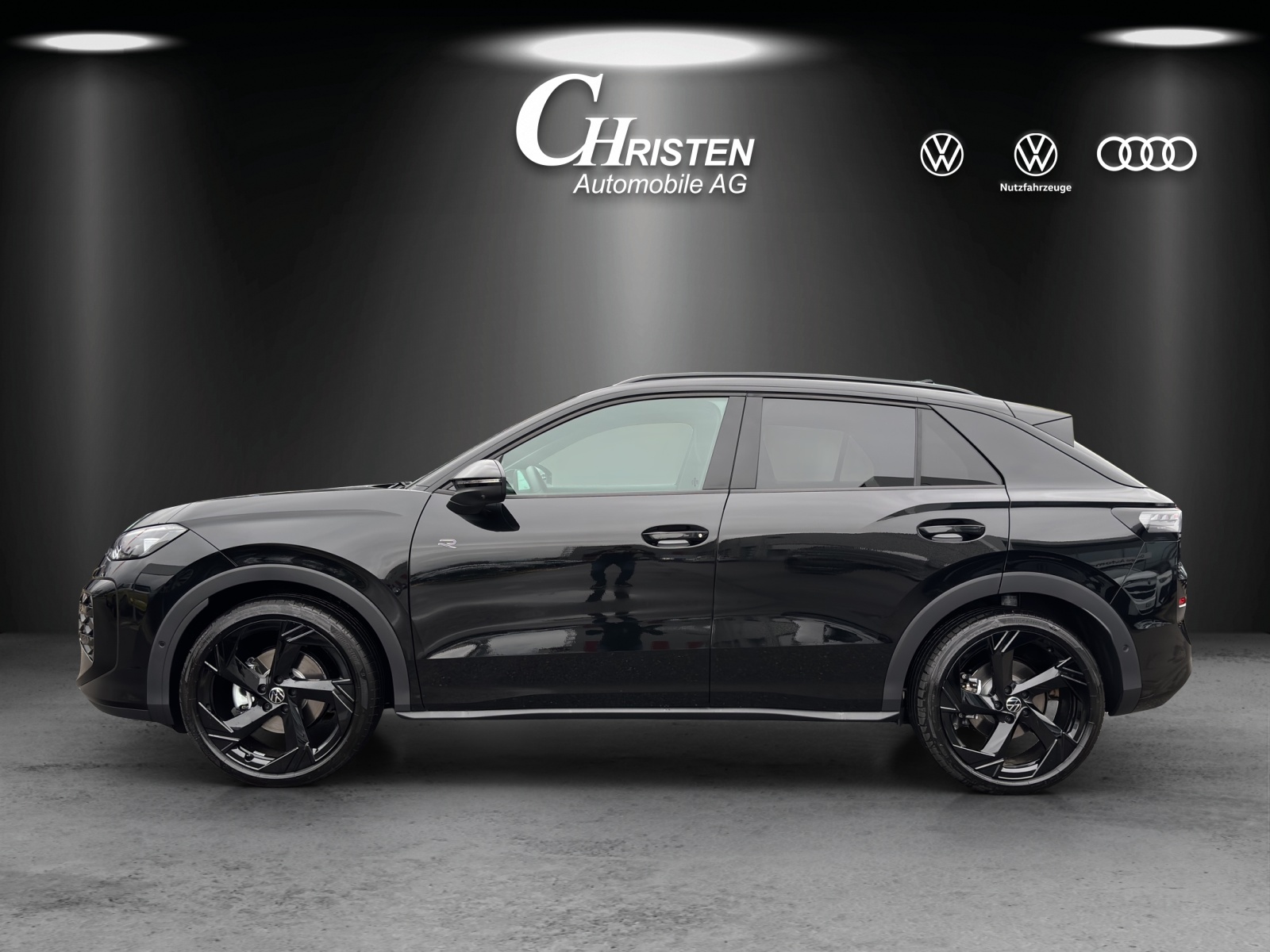 VW T-Roc 1.5 eTSI mHEV R-Line DSG-showroom-element-1