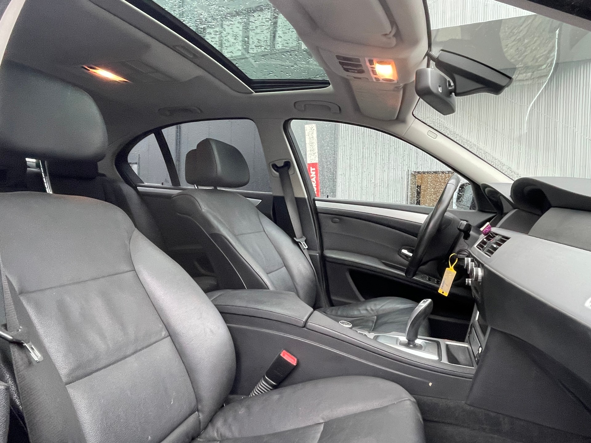 BMW 523i Steptronic-image-10