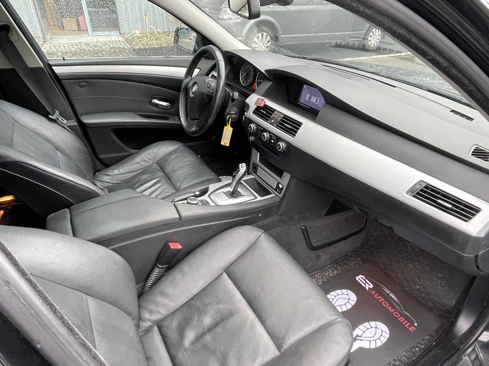 BMW 523i Steptronic-image-8
