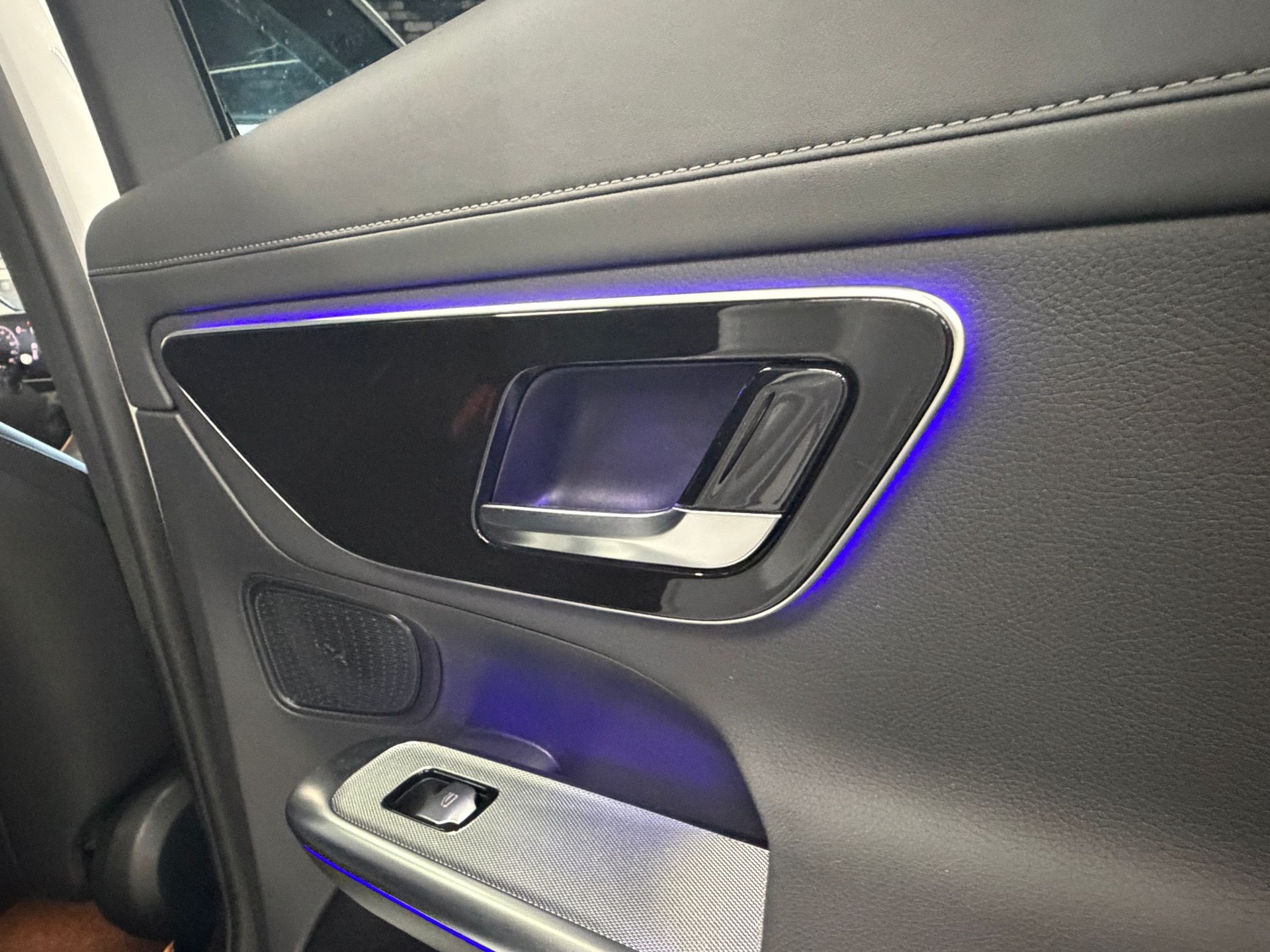 MERCEDES-BENZ GLC 300 4Matic AMG Line 9G-Tronic-image-19