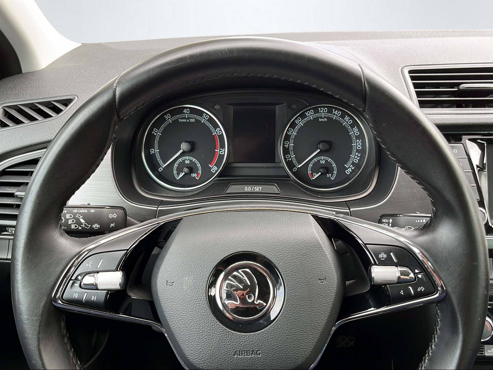SKODA Fabia 1.0 TSI Style-image-11