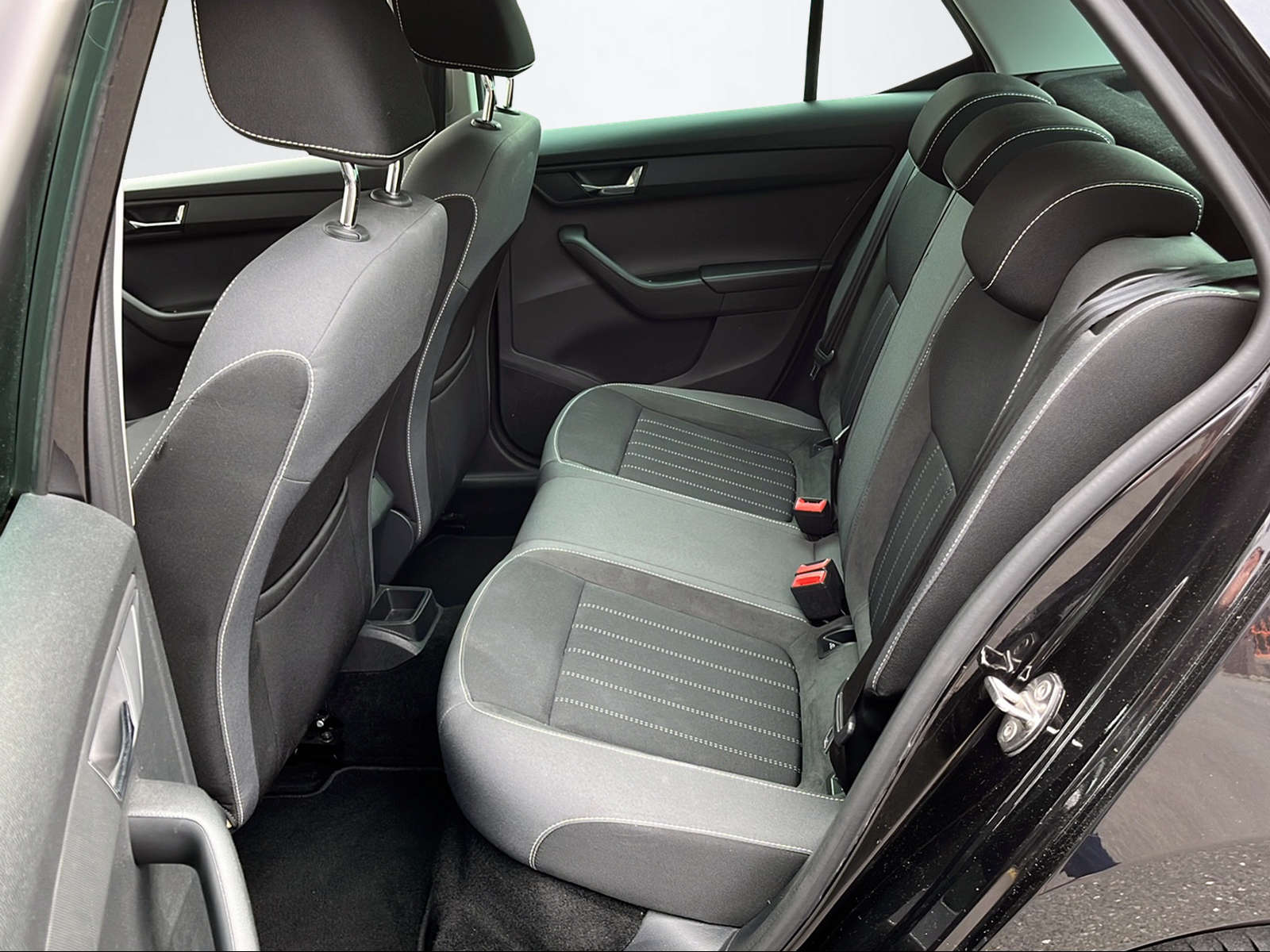 SKODA Fabia 1.0 TSI Style-image-8