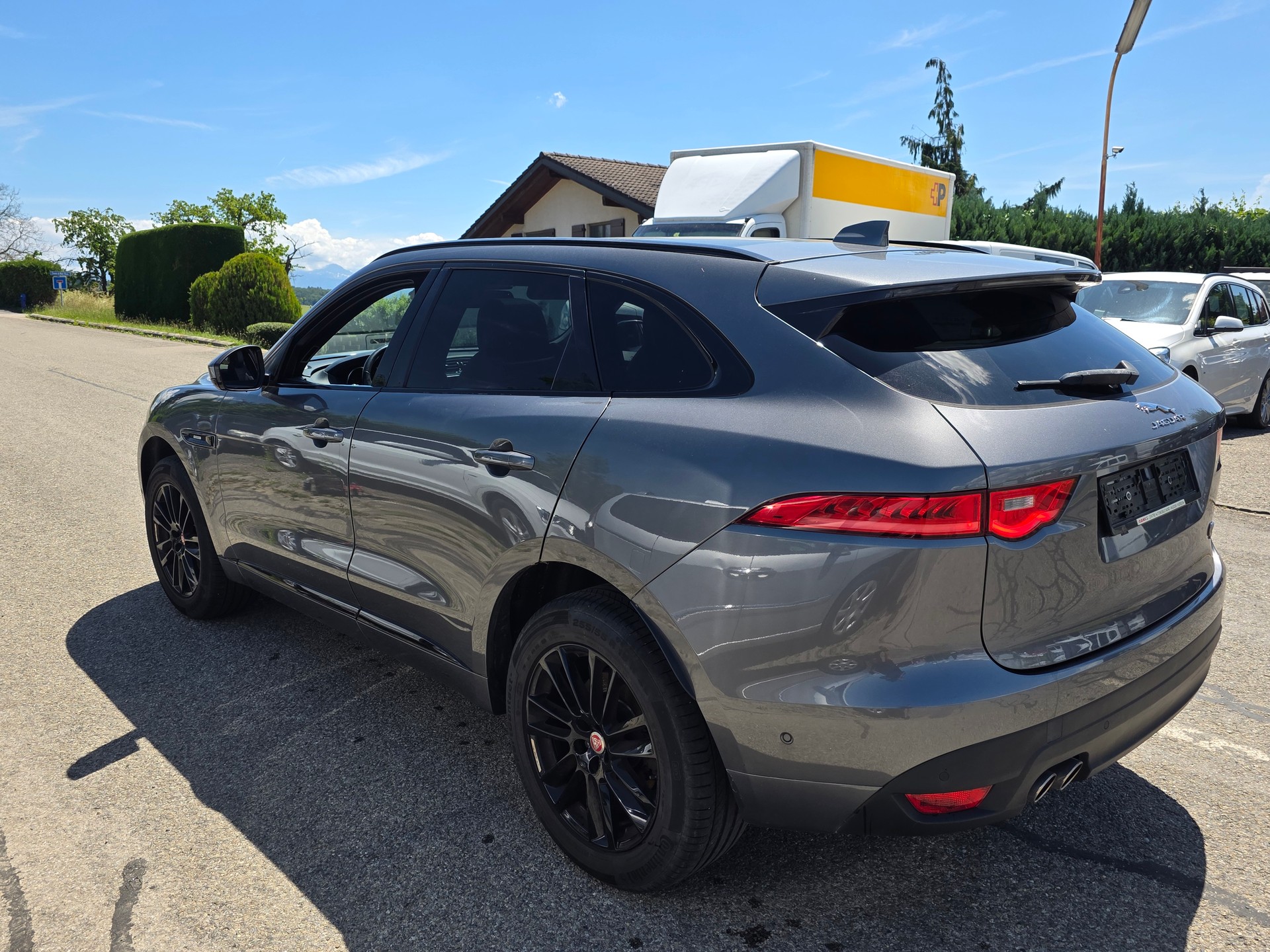 JAGUAR F-Pace 2.0d R-Sport Automatik-image-1