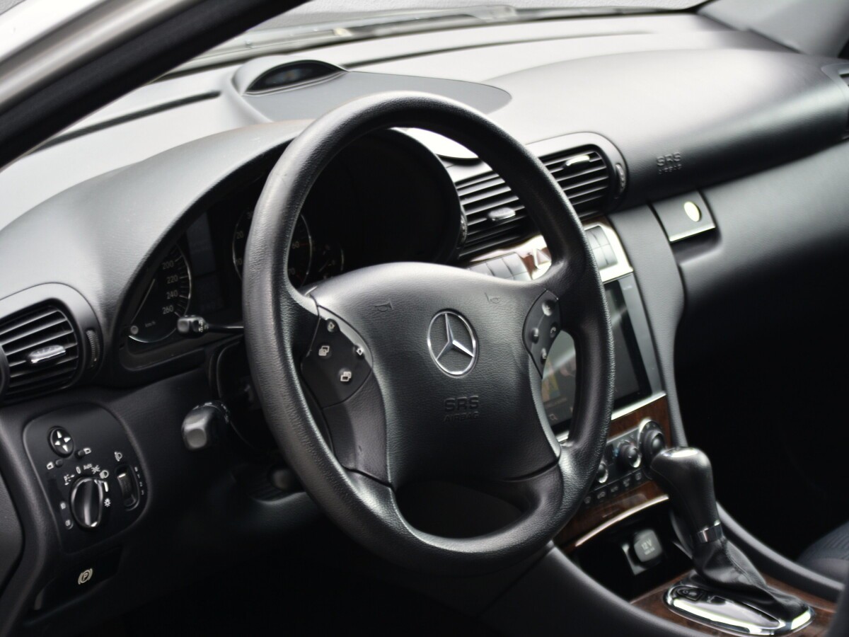 MERCEDES-BENZ C 240 Elégance 4Matic Automatic-image-7