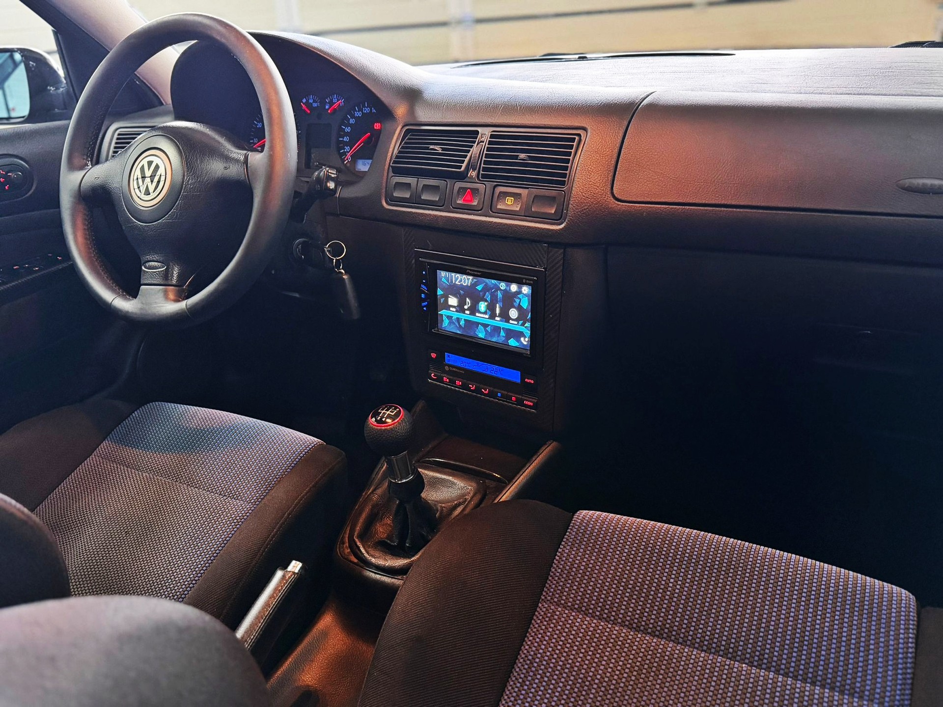 VW Golf 1.8 T GTI-image-16