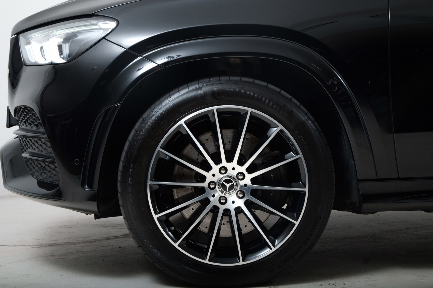MERCEDES-BENZ GLE 450 4Matic AMG Line 9G-Tronic-showroom-element-2