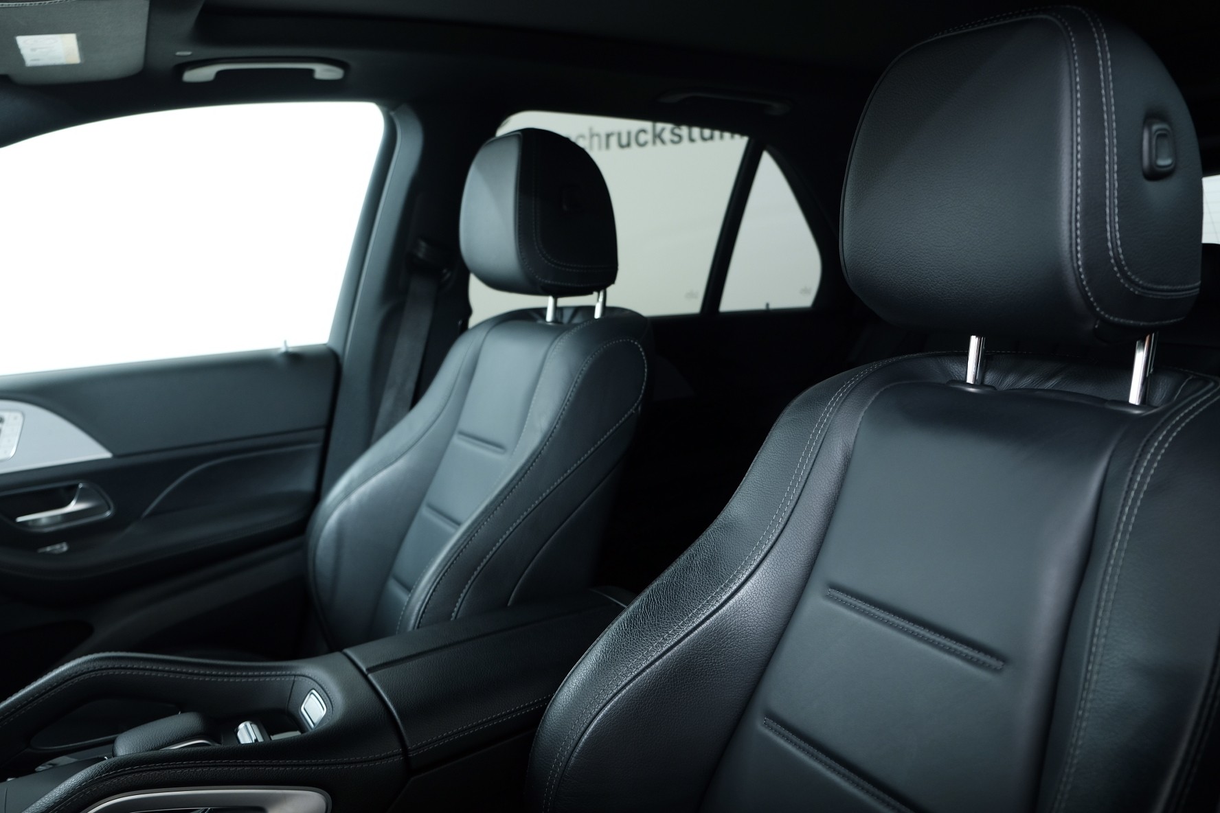 MERCEDES-BENZ GLE 450 4Matic AMG Line 9G-Tronic-image-10