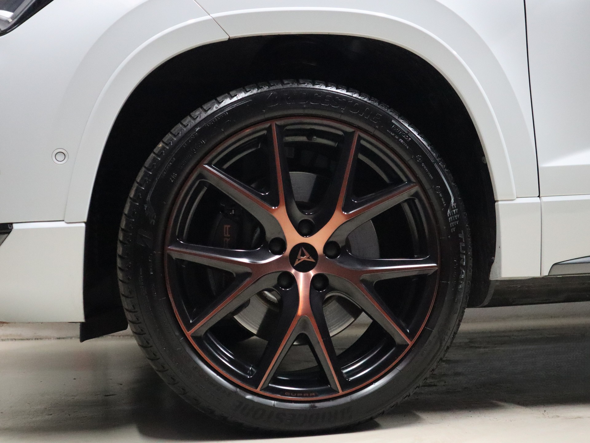 CUPRA Ateca 2.0TSI VZ 4Drive DSG - Panorama - Navi - AKRAPOVIC - Beats - Sportsitze - Sitzmemory - 360° Kamera - AHK - 300 PS-image-7