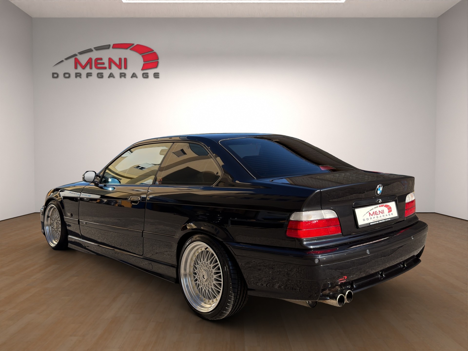 BMW 328i A Coupé-image-4