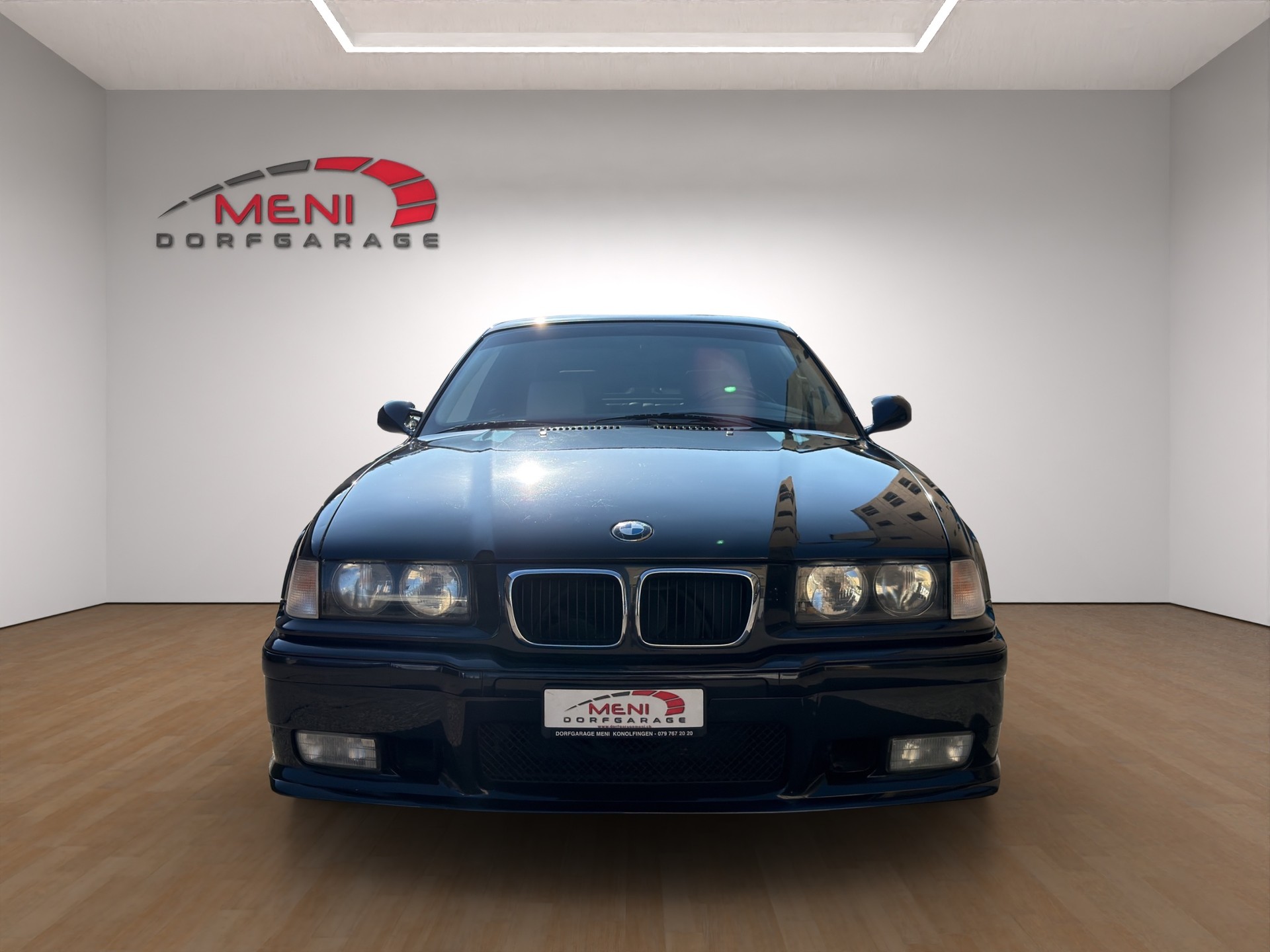 BMW 328i A Coupé-image-1