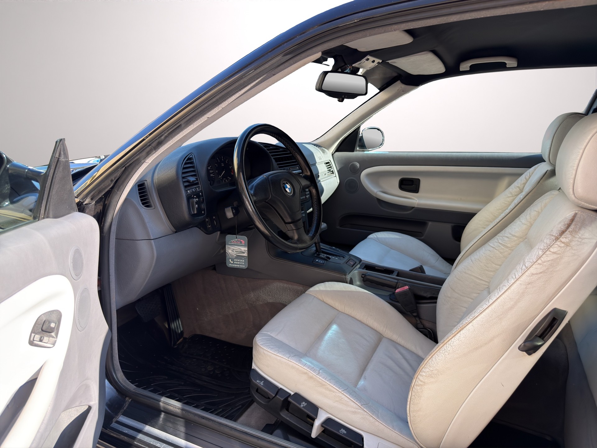 BMW 328i A Coupé-image-8
