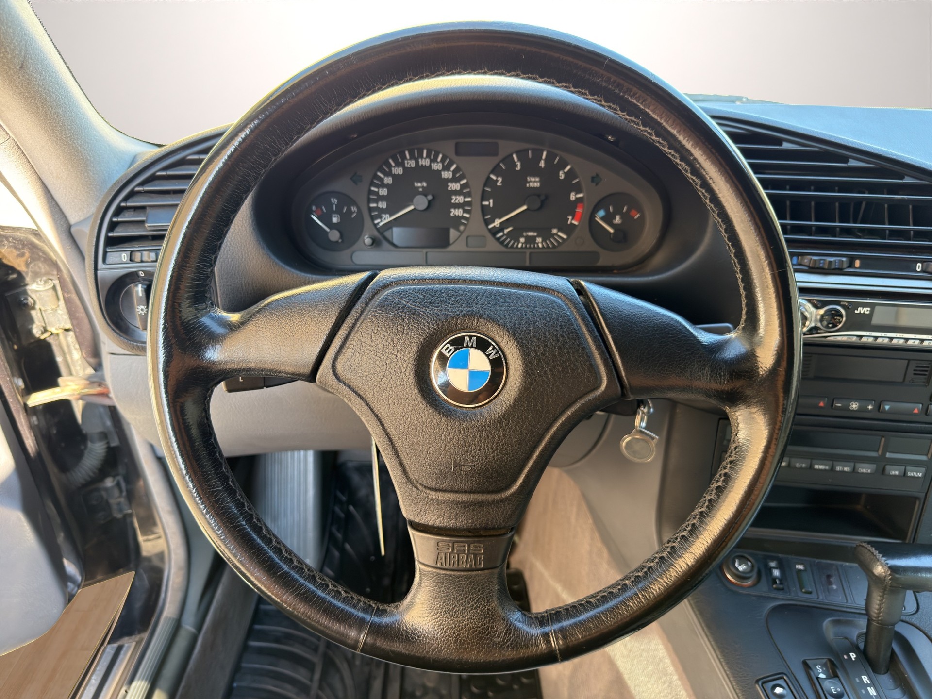 BMW 328i A Coupé-image-9