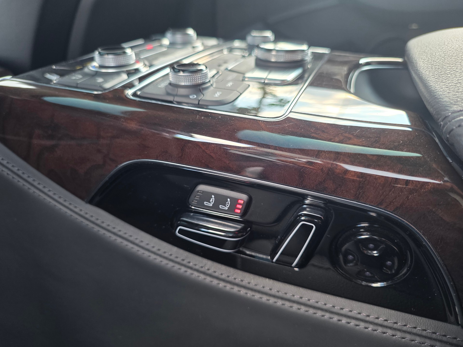 AUDI A8 L 3.0 TDI quattro tiptronic | VOLLAUSSTATTUNG -DVD /TV ENTERTAINMET/ MASSAGE SITZE VO+H/ SITZKÜHLUNG /B&O SOUND/NIGHT-VISION-image-9