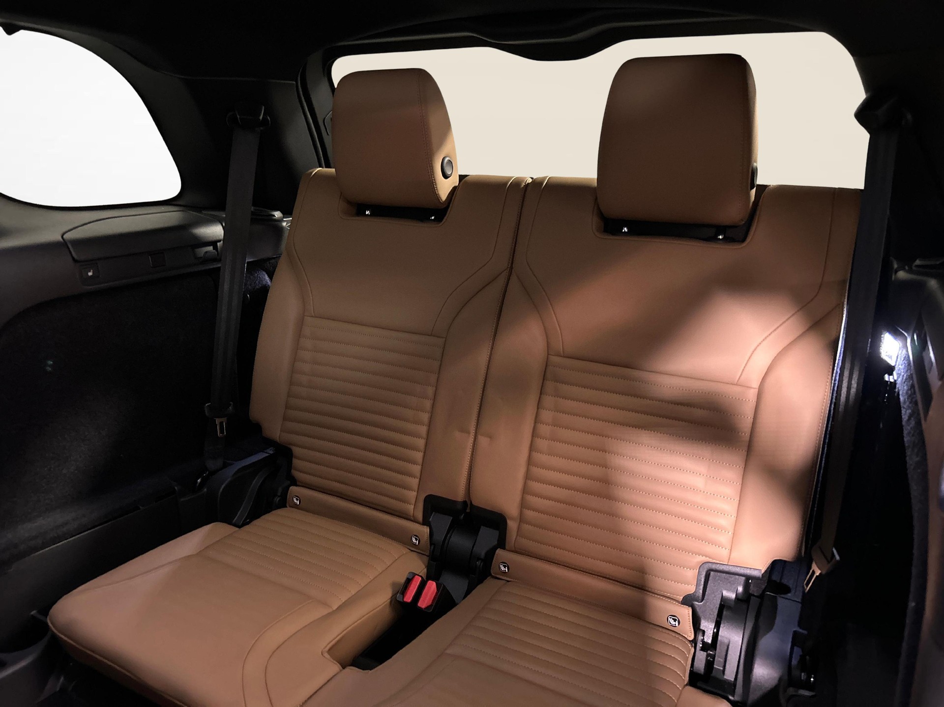 LAND ROVER Discovery 3.0 D I6 350 Dynamic HSE-image-4