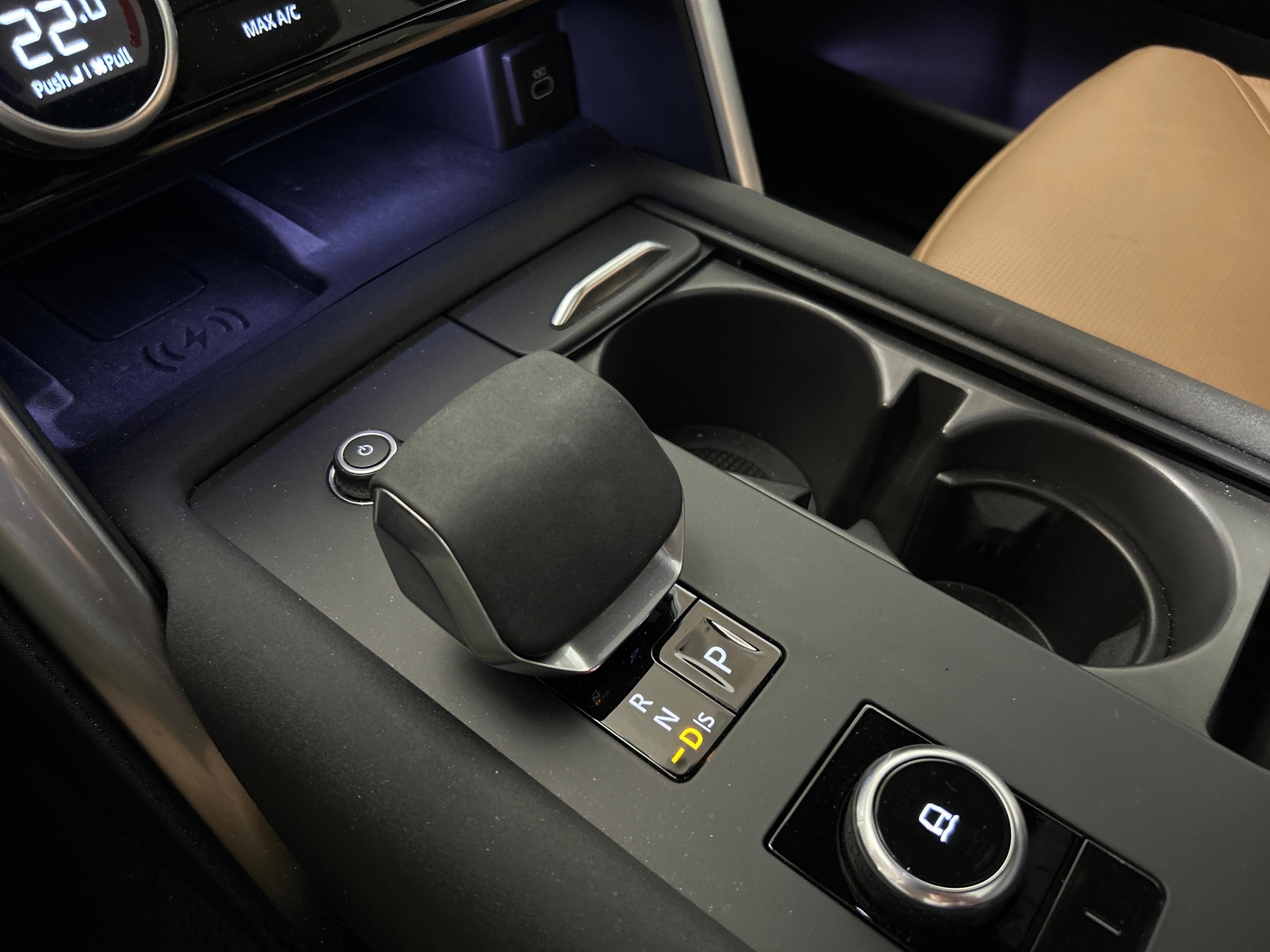 LAND ROVER Discovery 3.0 D I6 350 Dynamic HSE-image-15