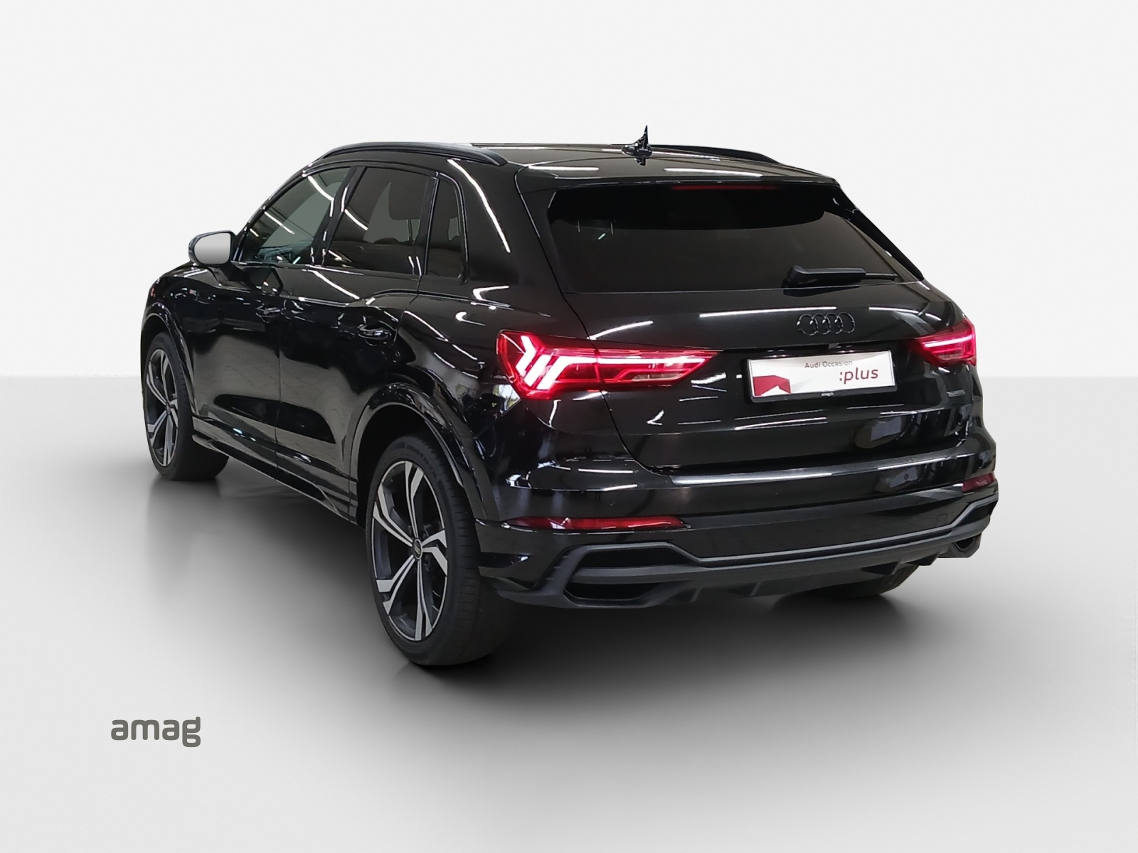 AUDI Q3 45 TFSI S line quattro S-tronic-showroom-element-2