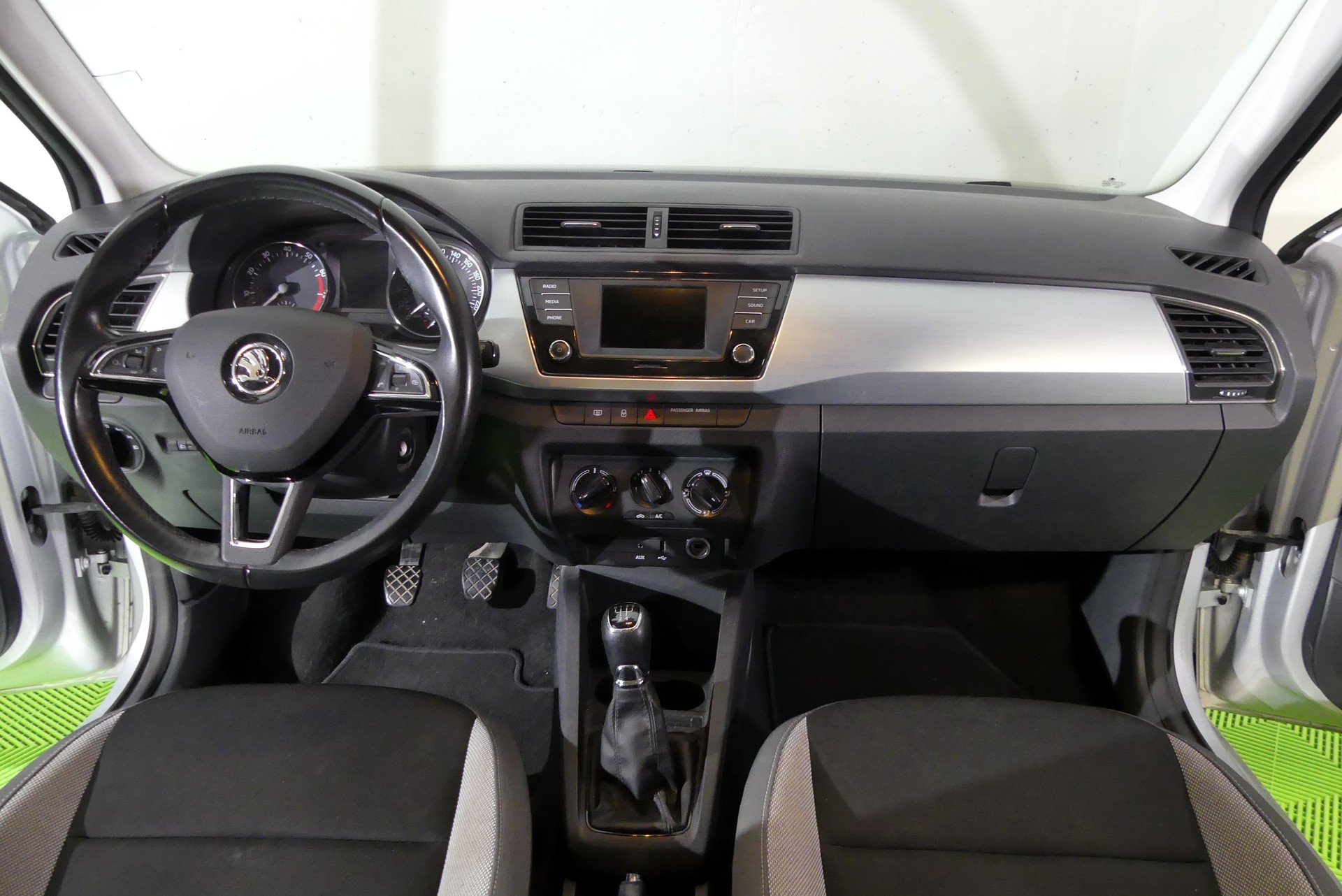 SKODA Fabia 1.2 TSI Active-image-5