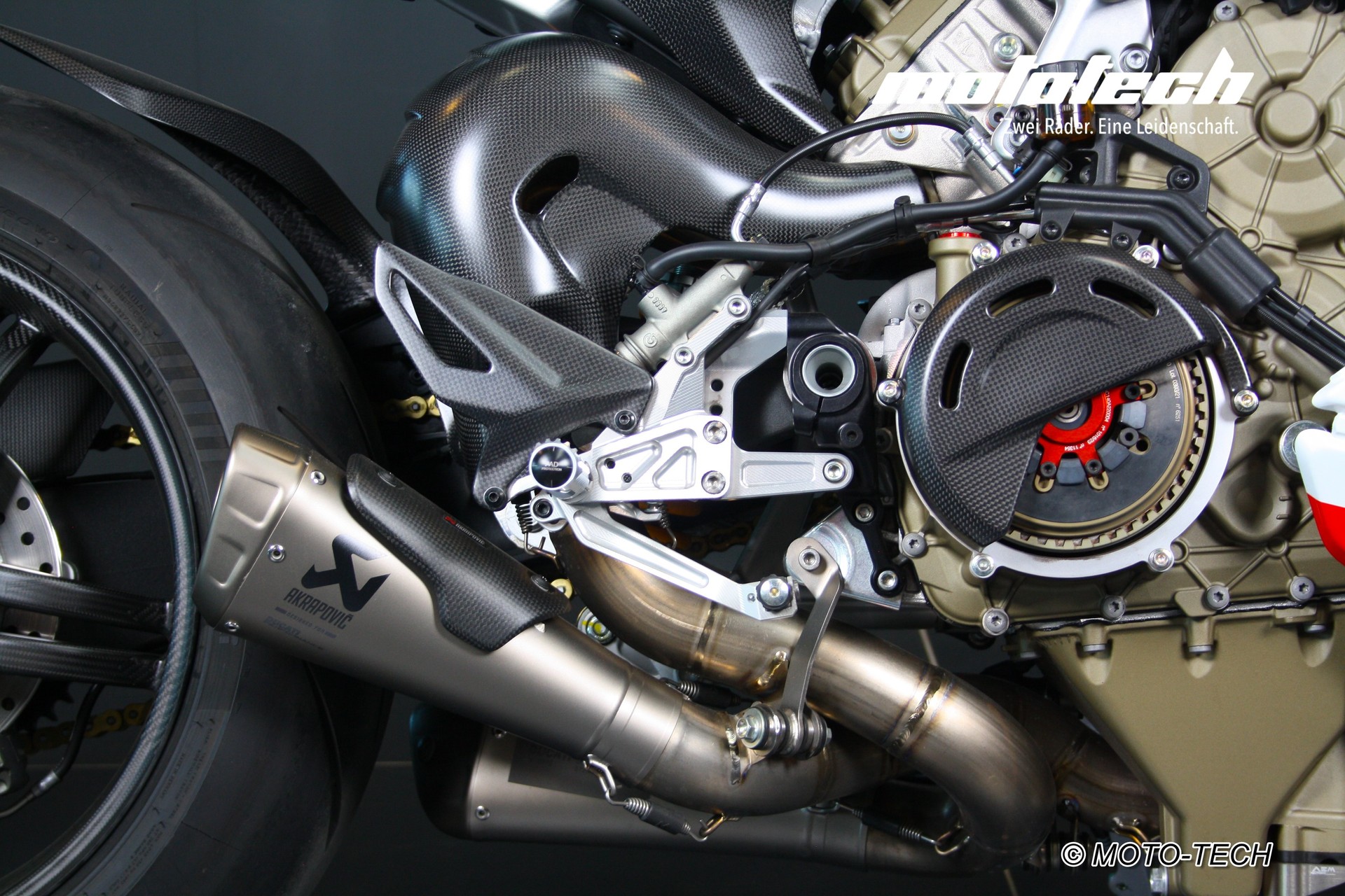 DUCATI Streetfighter V4 SP2 Speciale-image-12