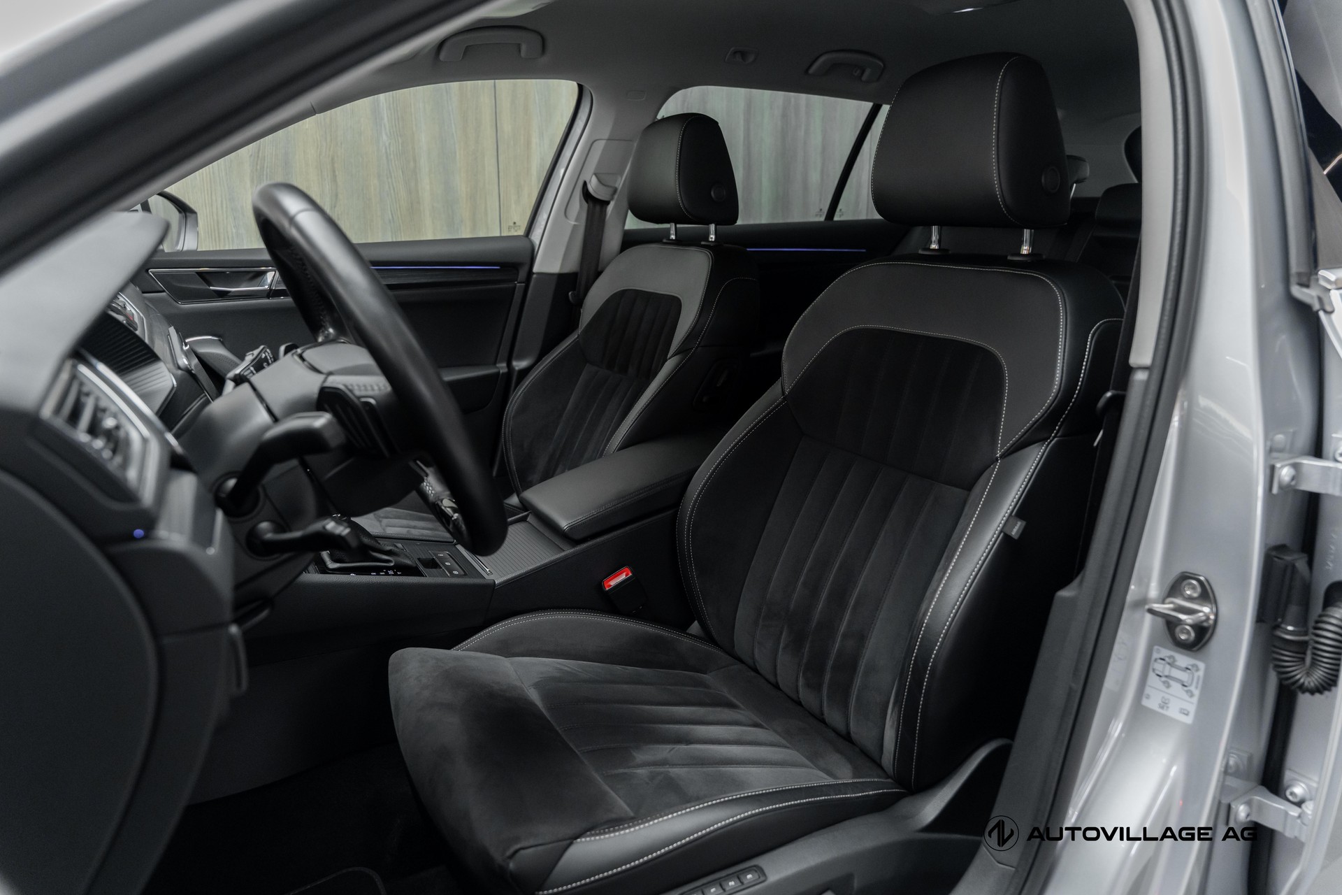 SKODA Superb Combi 2.0 TDi Style 4x4 DSG-image-5