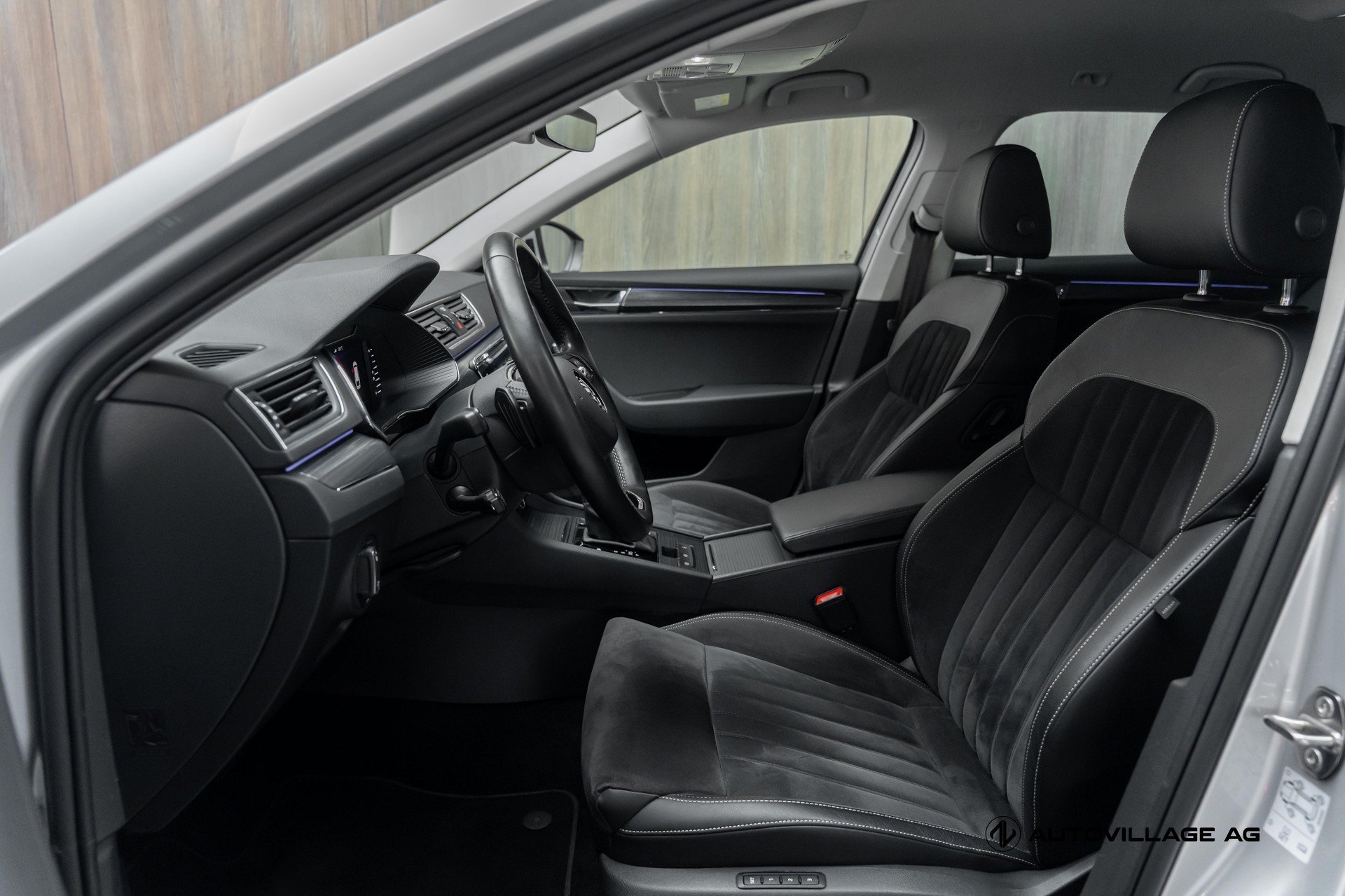 SKODA Superb Combi 2.0 TDi Style 4x4 DSG-image-4