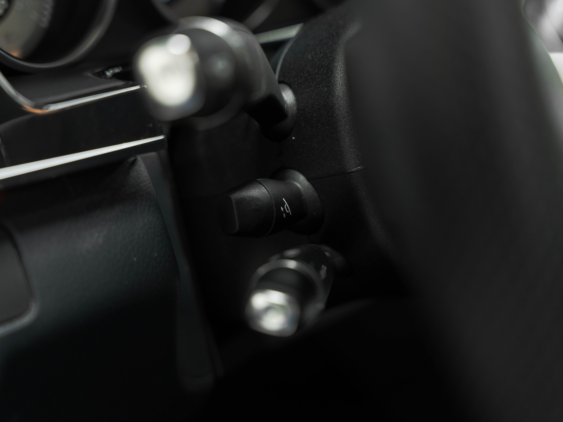 MERCEDES-BENZ E 350 BlueTEC Avantgarde 4Matic 7G-Tronic-image-20