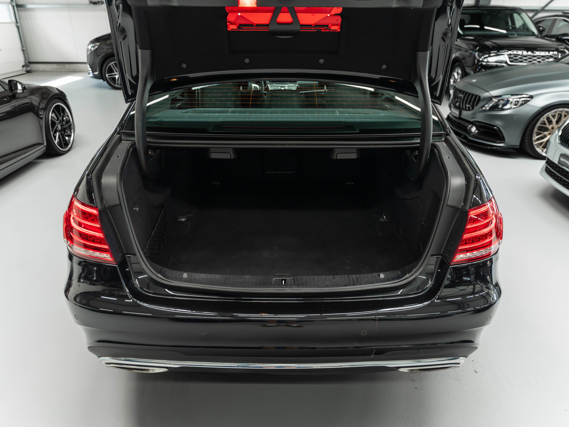 MERCEDES-BENZ E 350 BlueTEC Avantgarde 4Matic 7G-Tronic-image-29