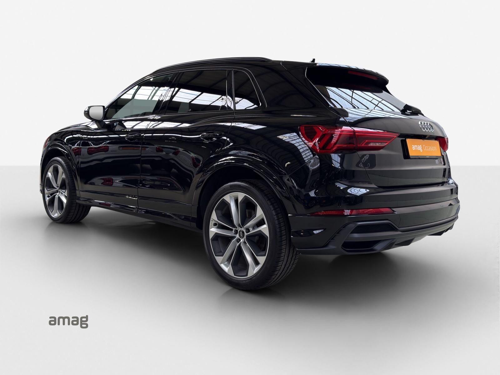 AUDI Q3 40 TDI S line Attraction quattro S-tronic-showroom-element-2