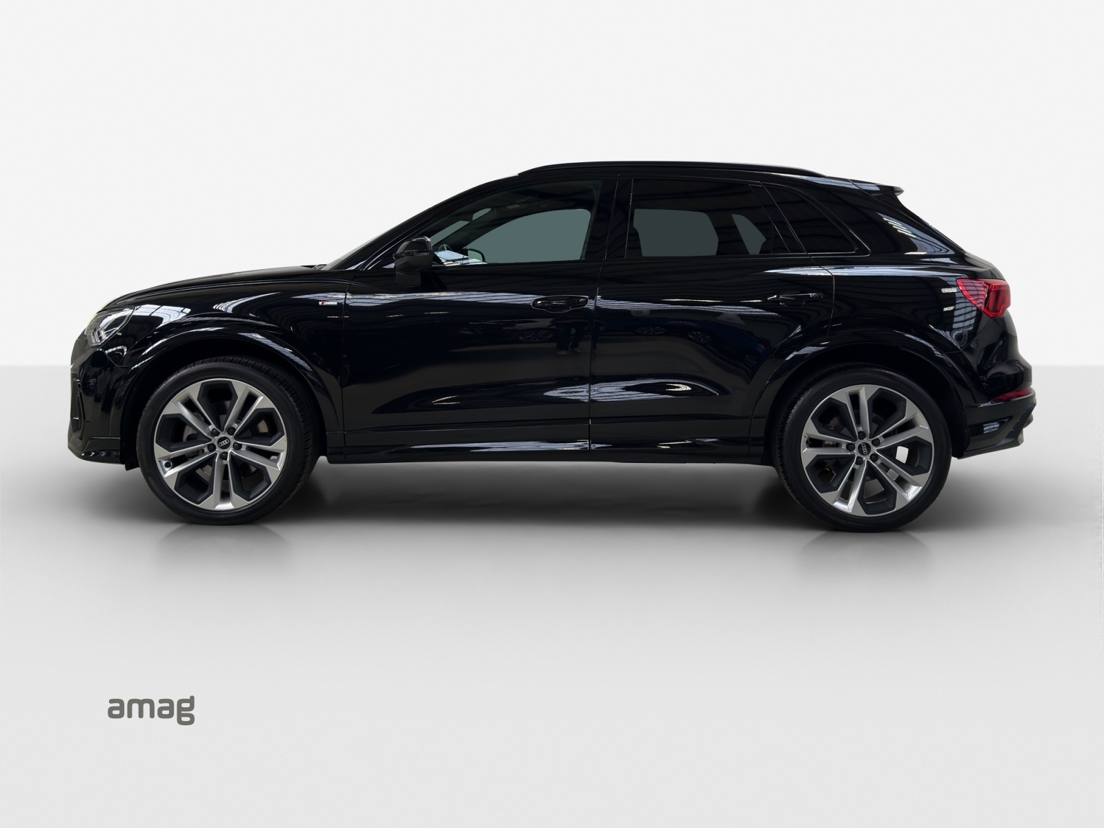 AUDI Q3 40 TDI S line Attraction quattro S-tronic-showroom-element-1