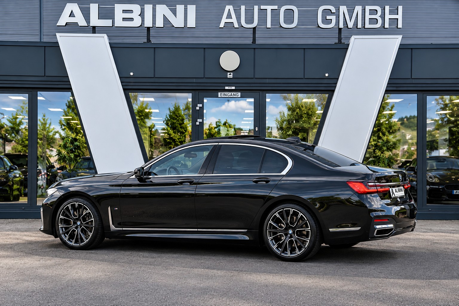 BMW 750d M-Sport xDrive SAG-showroom-element-3