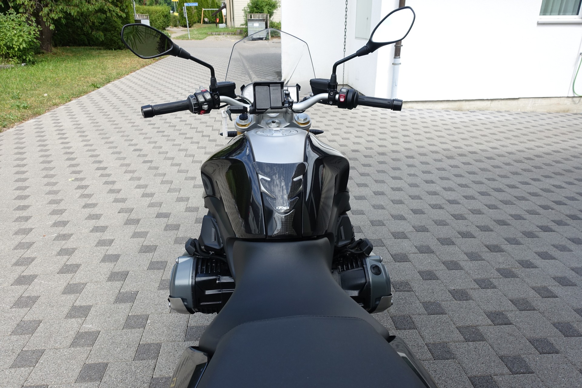 BMW R 1200 R ABS-image-2