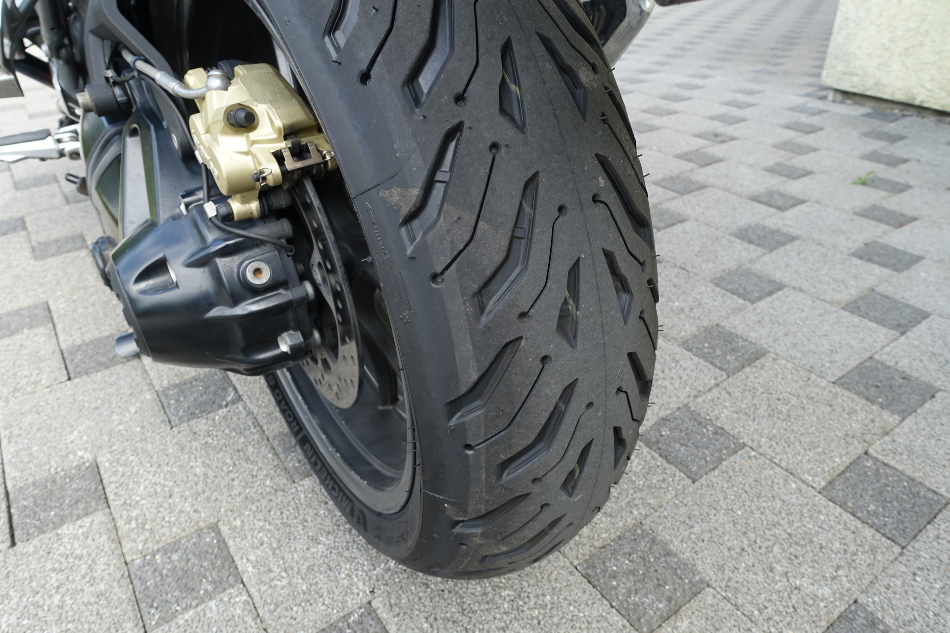 BMW R 1200 R ABS-image-13