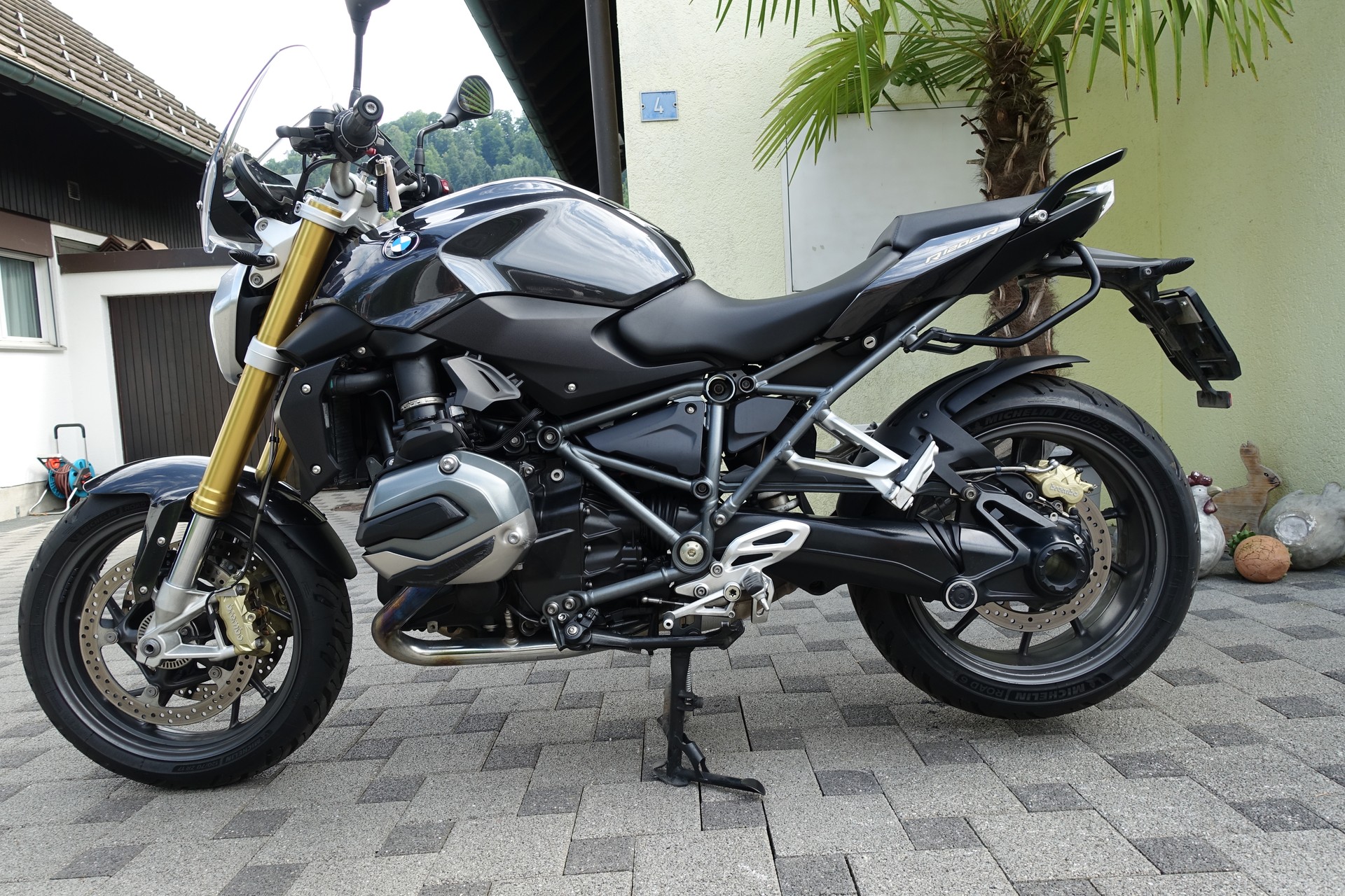 BMW R 1200 R ABS-image-1