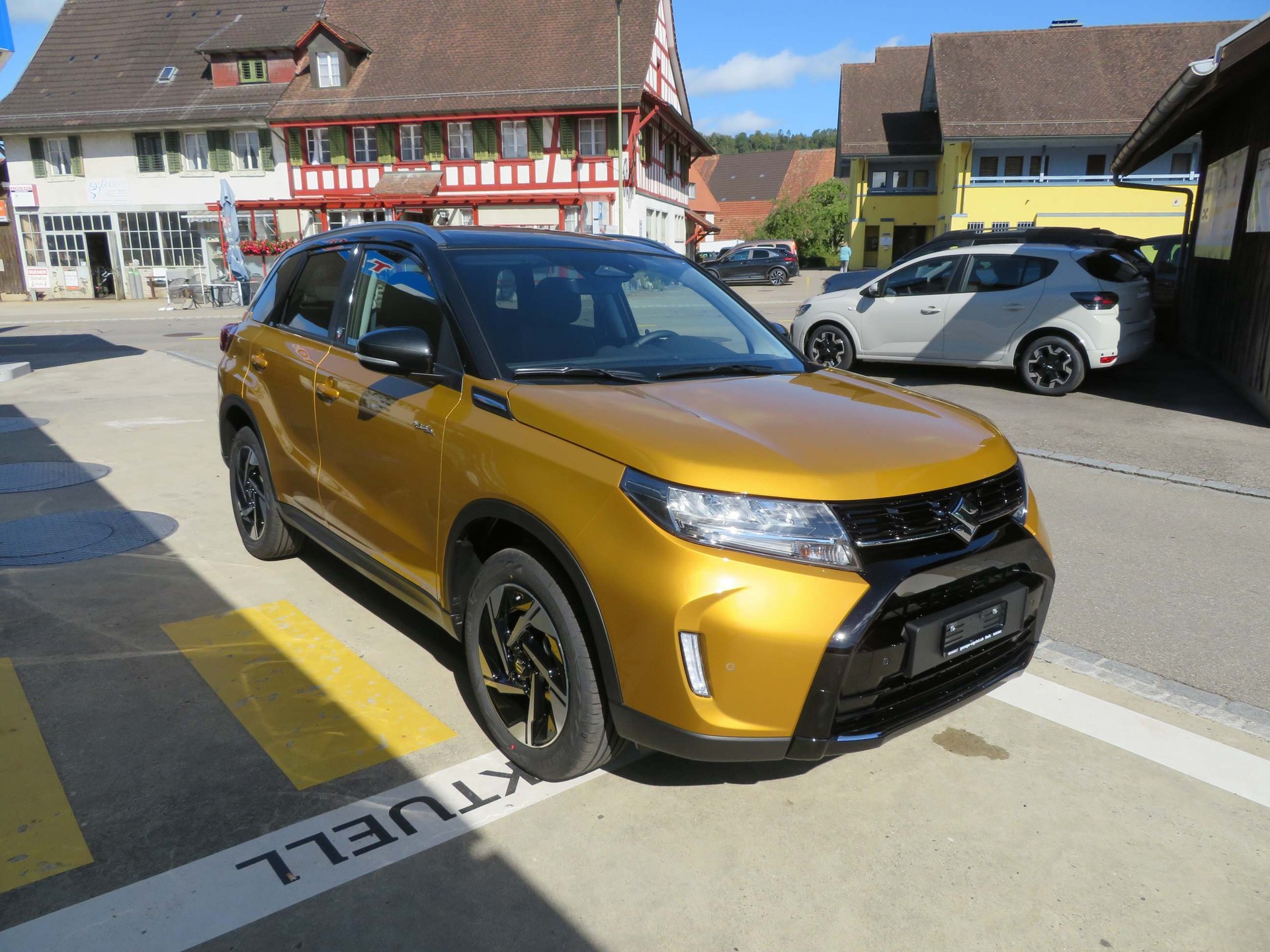 SUZUKI Vitara 1.4 T Piz Sulai Top Hybrid 4x4-showroom-element-3