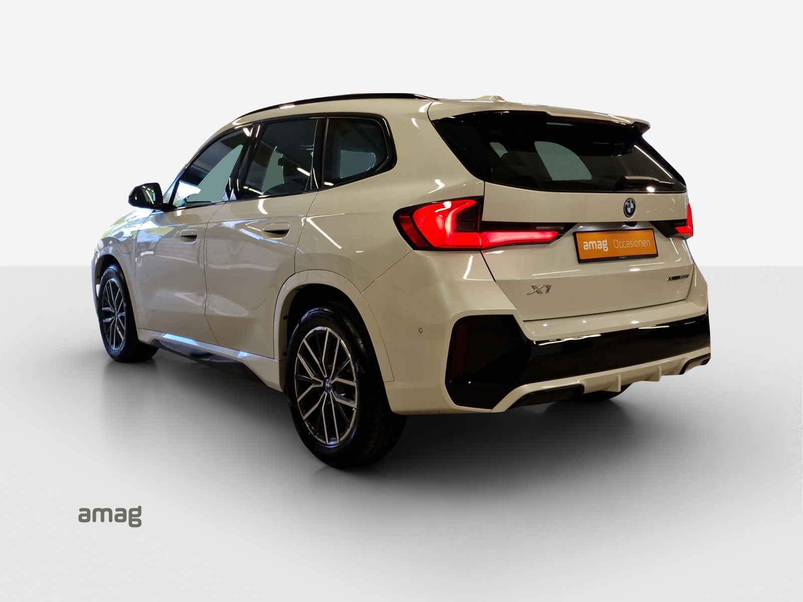 BMW X1 xDrive 25e M Sport-showroom-element-2