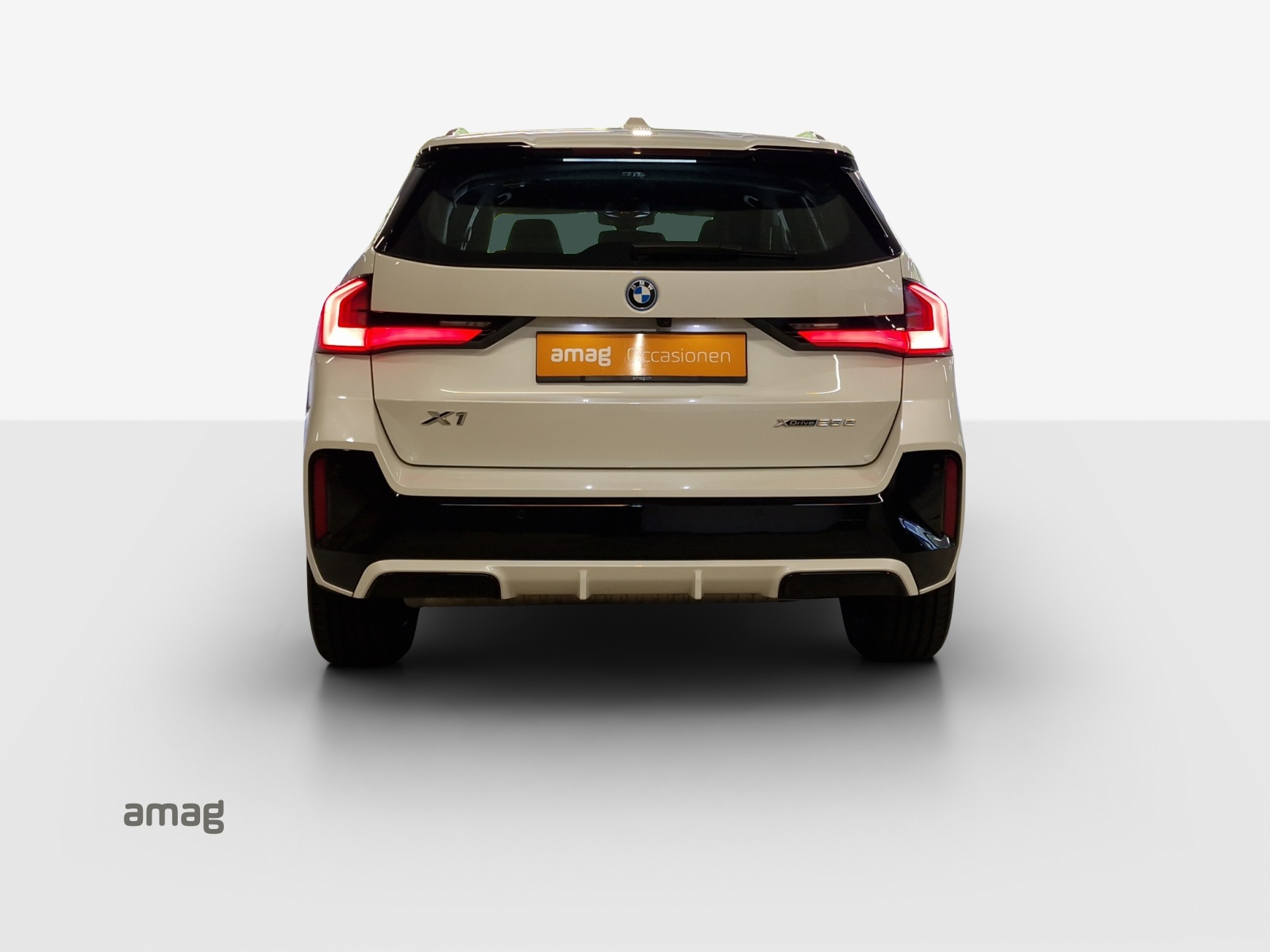 BMW X1 xDrive 25e M Sport-showroom-element-3