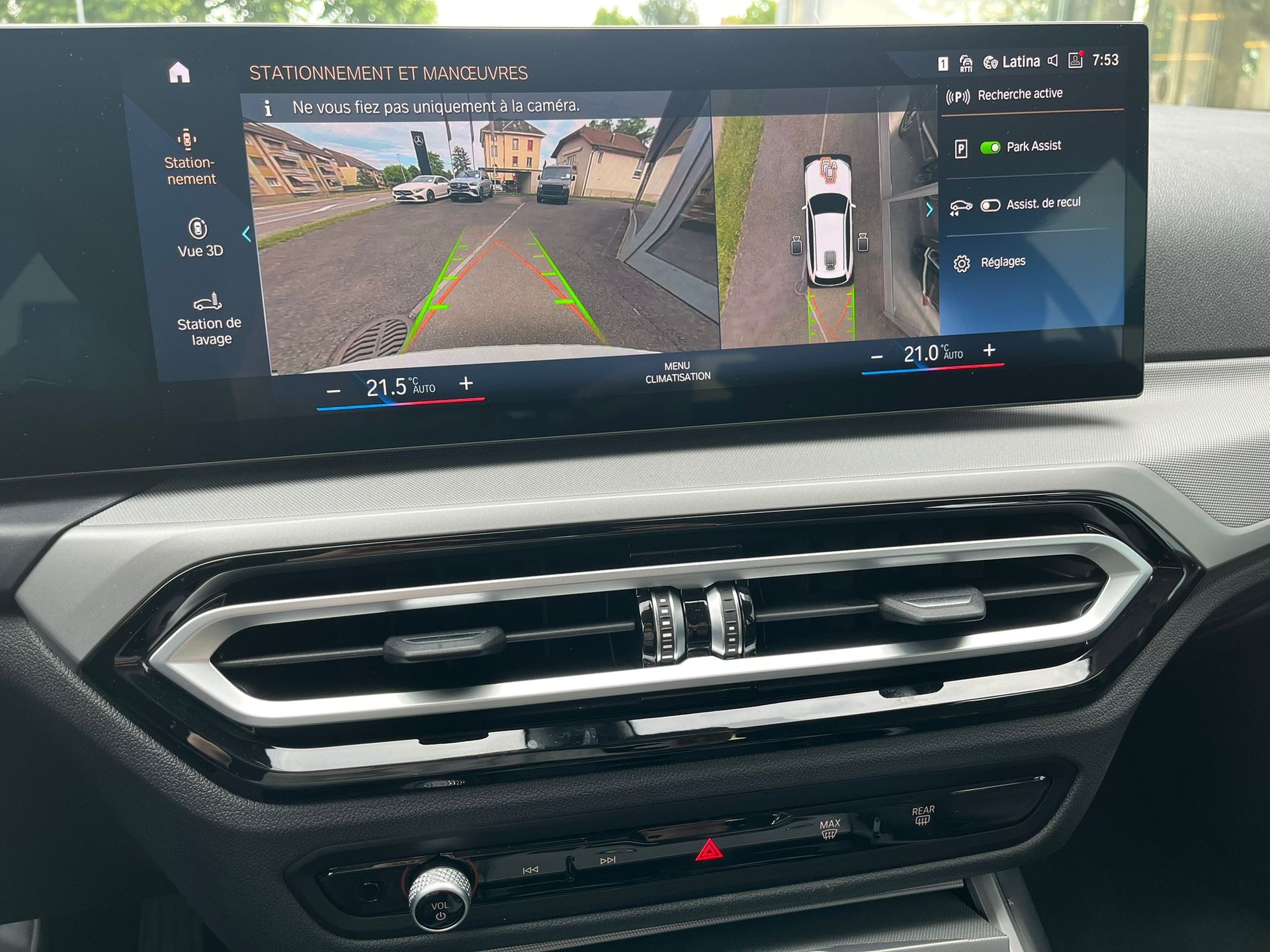 BMW 320d xDrive 48V Touring Steptronic-image-15
