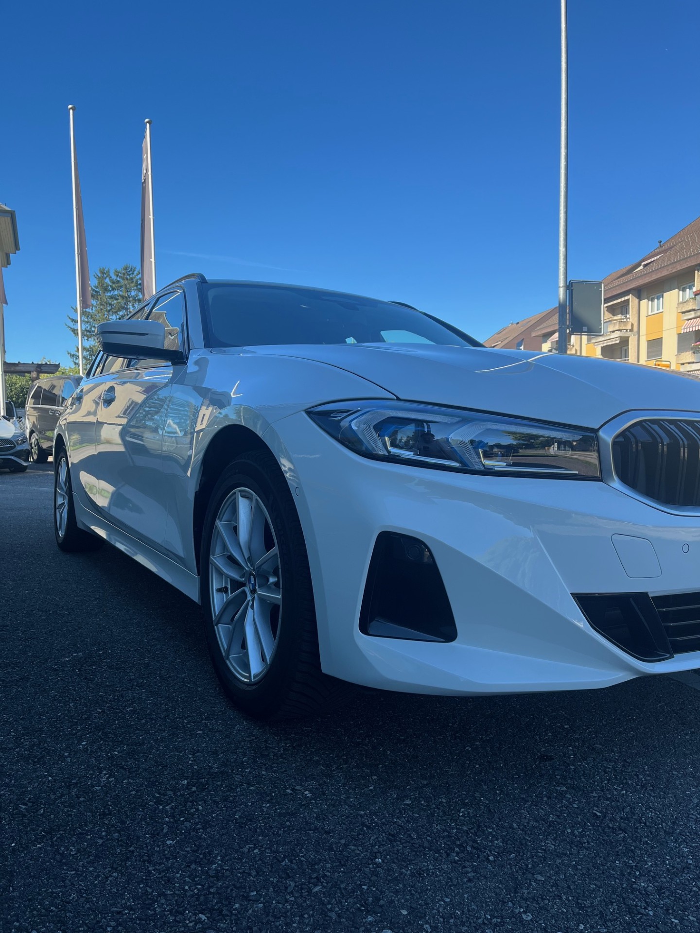 BMW 320d xDrive 48V Touring Steptronic-image-6