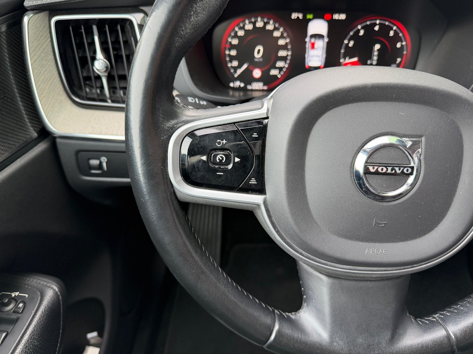 VOLVO XC60 T5 AWD Inscription Geartronic-image-14