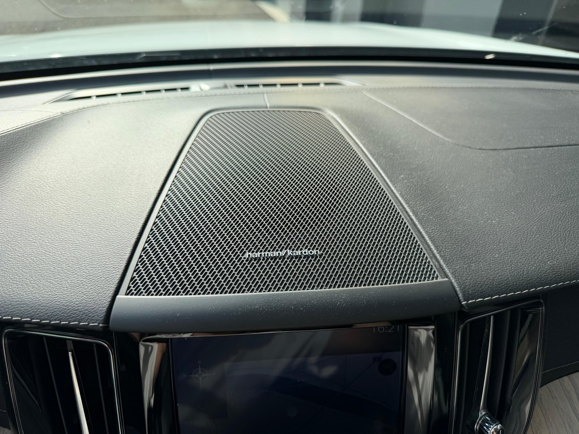 VOLVO XC60 T5 AWD Inscription Geartronic-image-17