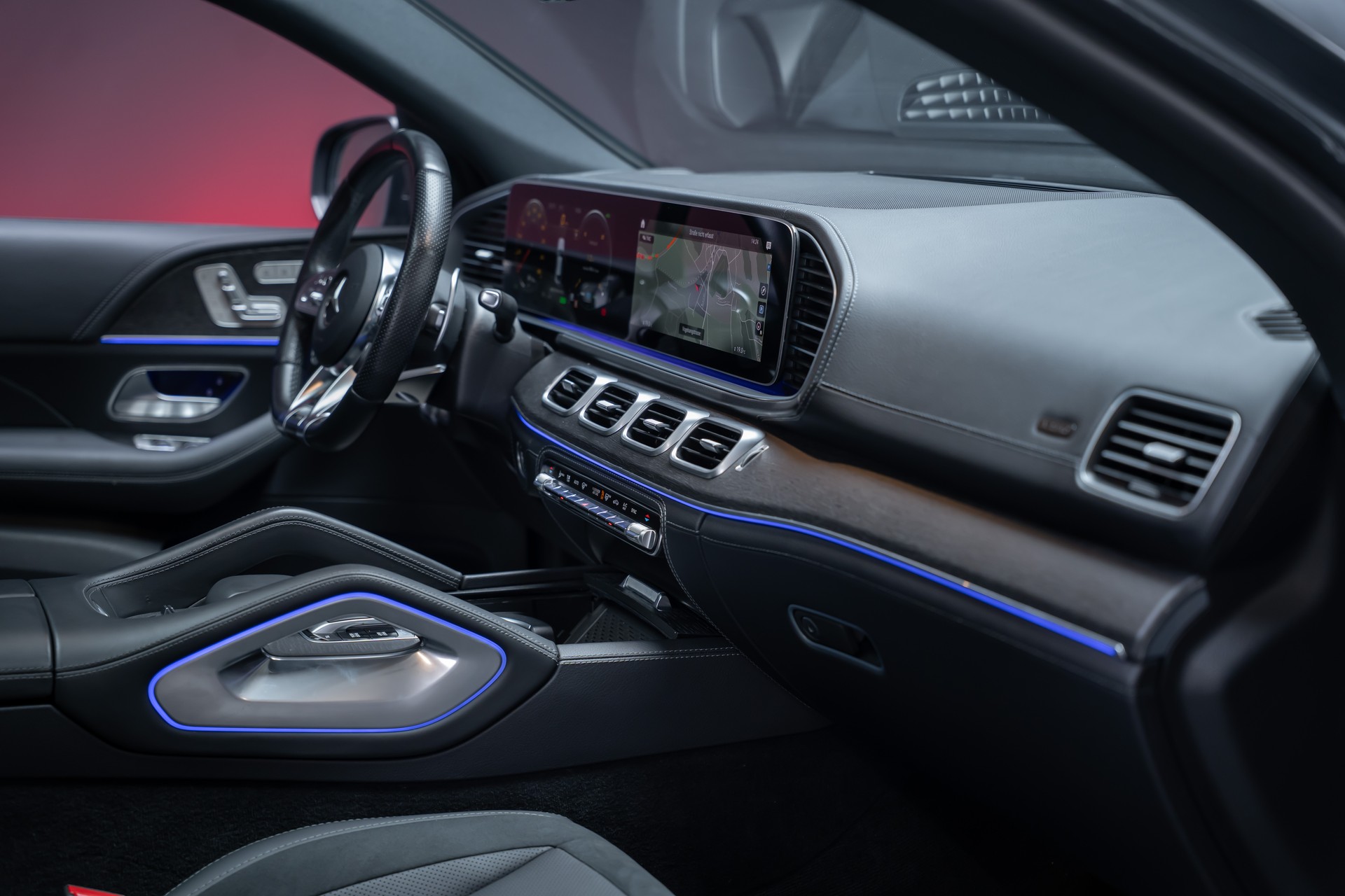 MERCEDES-BENZ GLE 53 AMG 4matic+ Coupé / Panorama / 360°Kamera / HeadUp-image-28