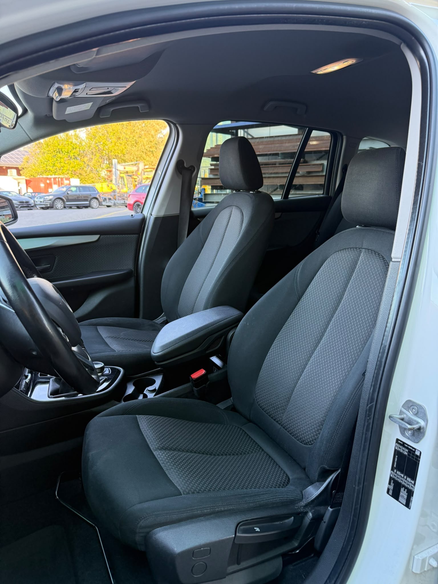 BMW 216d Gran Tourer-image-8