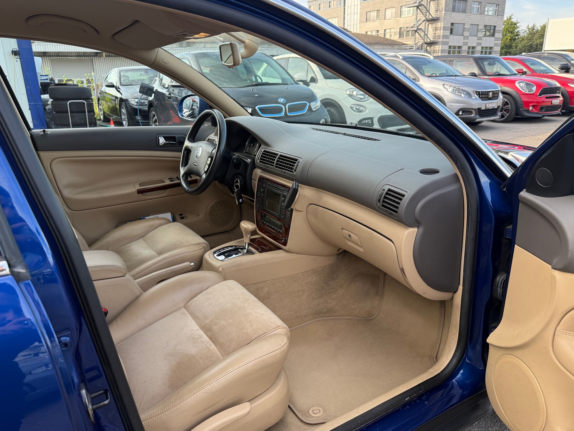 VW Passat 2.8 V6 4Motion Highline Automatik / Frisch ab MFK 09.2026 / Servicegepflegt / Navi / Leder/Alcantara / Sitzheizung-image-6