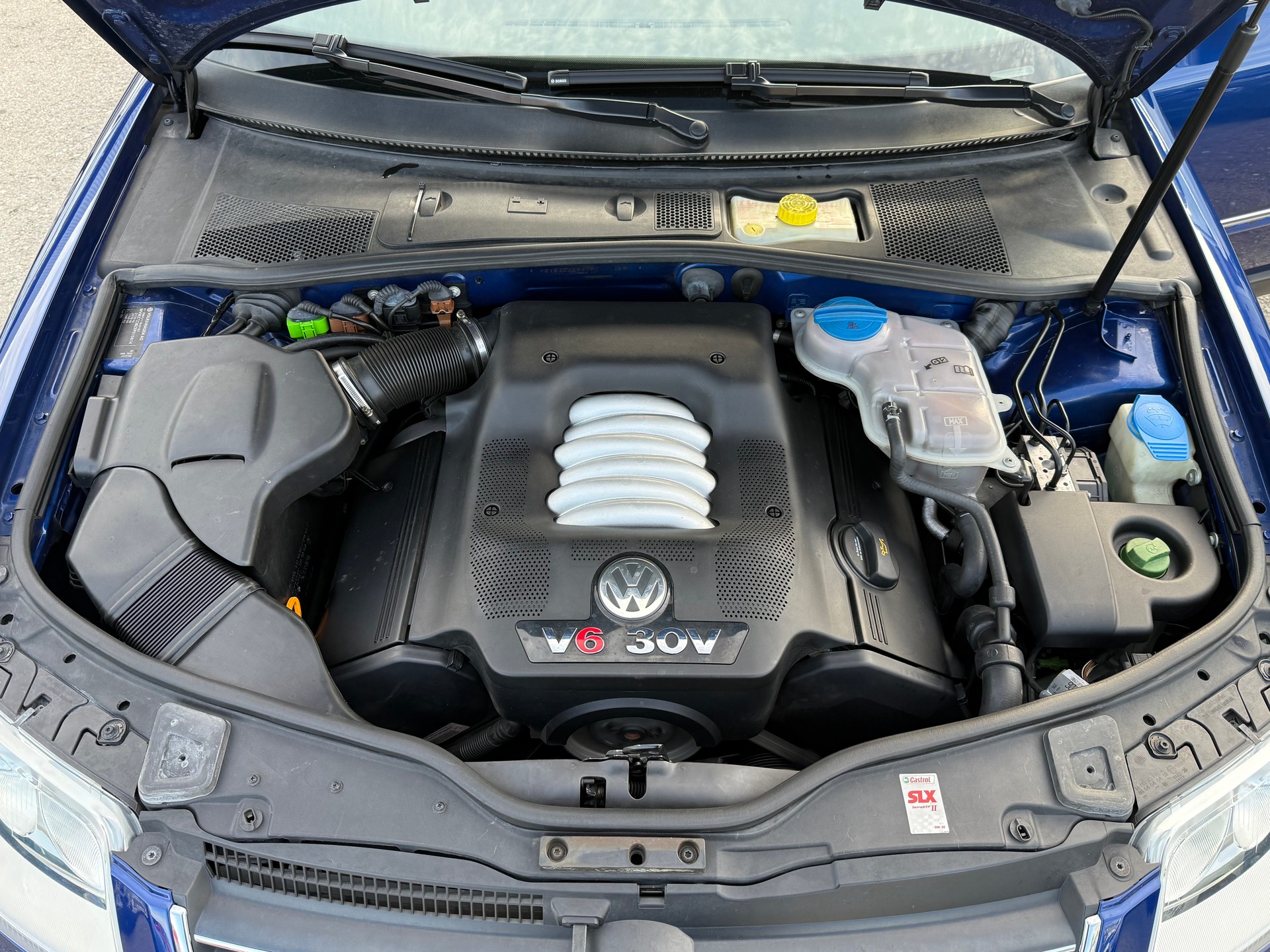 VW Passat 2.8 V6 4Motion Highline Automatik / Frisch ab MFK 09.2026 / Servicegepflegt / Navi / Leder/Alcantara / Sitzheizung-image-11