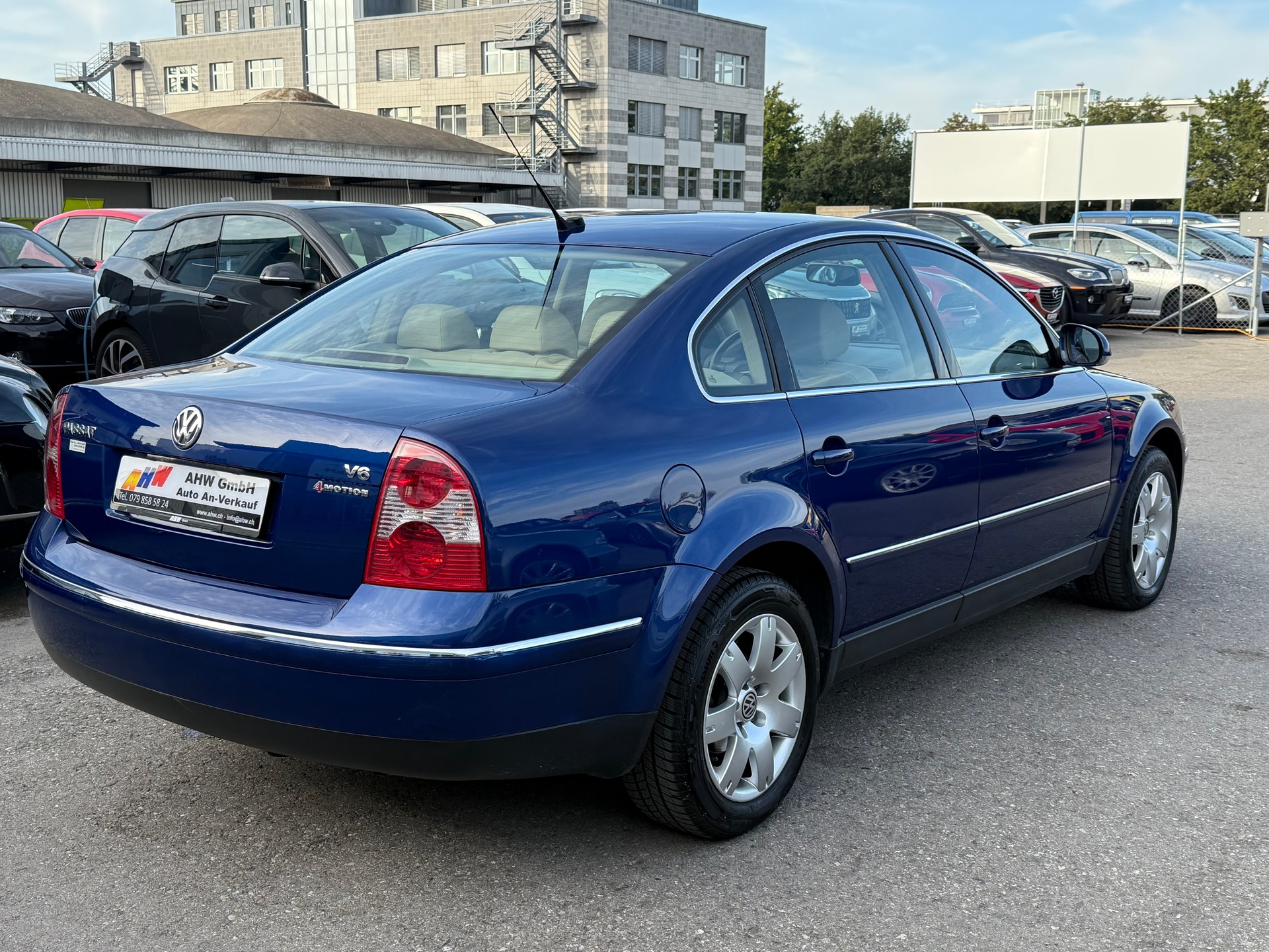 VW Passat 2.8 V6 4Motion Highline Automatik / Frisch ab MFK 09.2026 / Servicegepflegt / Navi / Leder/Alcantara / Sitzheizung-image-3