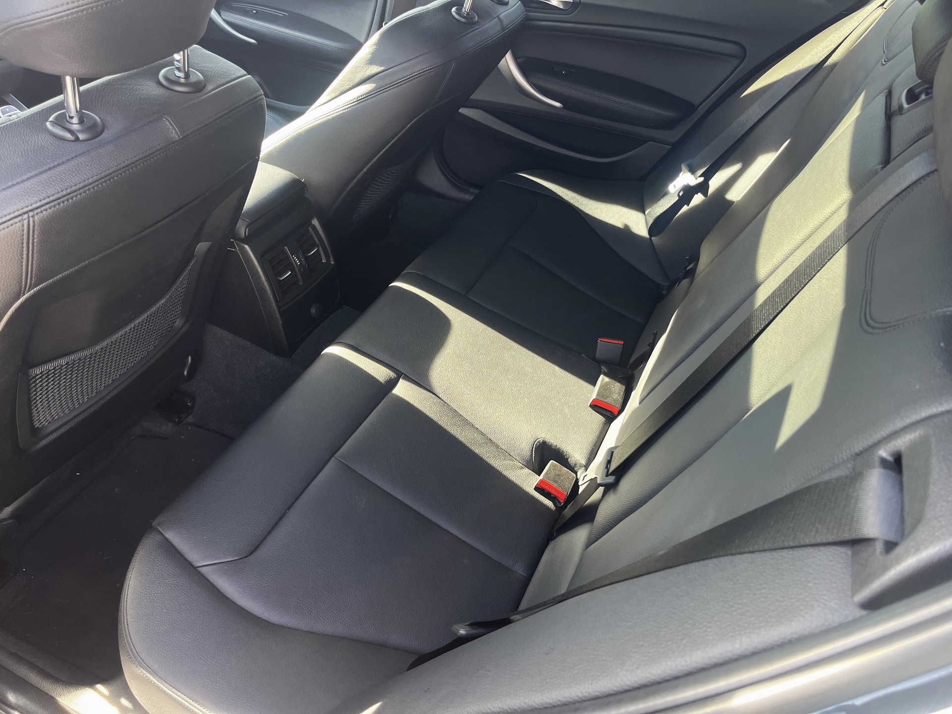 BMW M135i xDrive Steptronic-image-4
