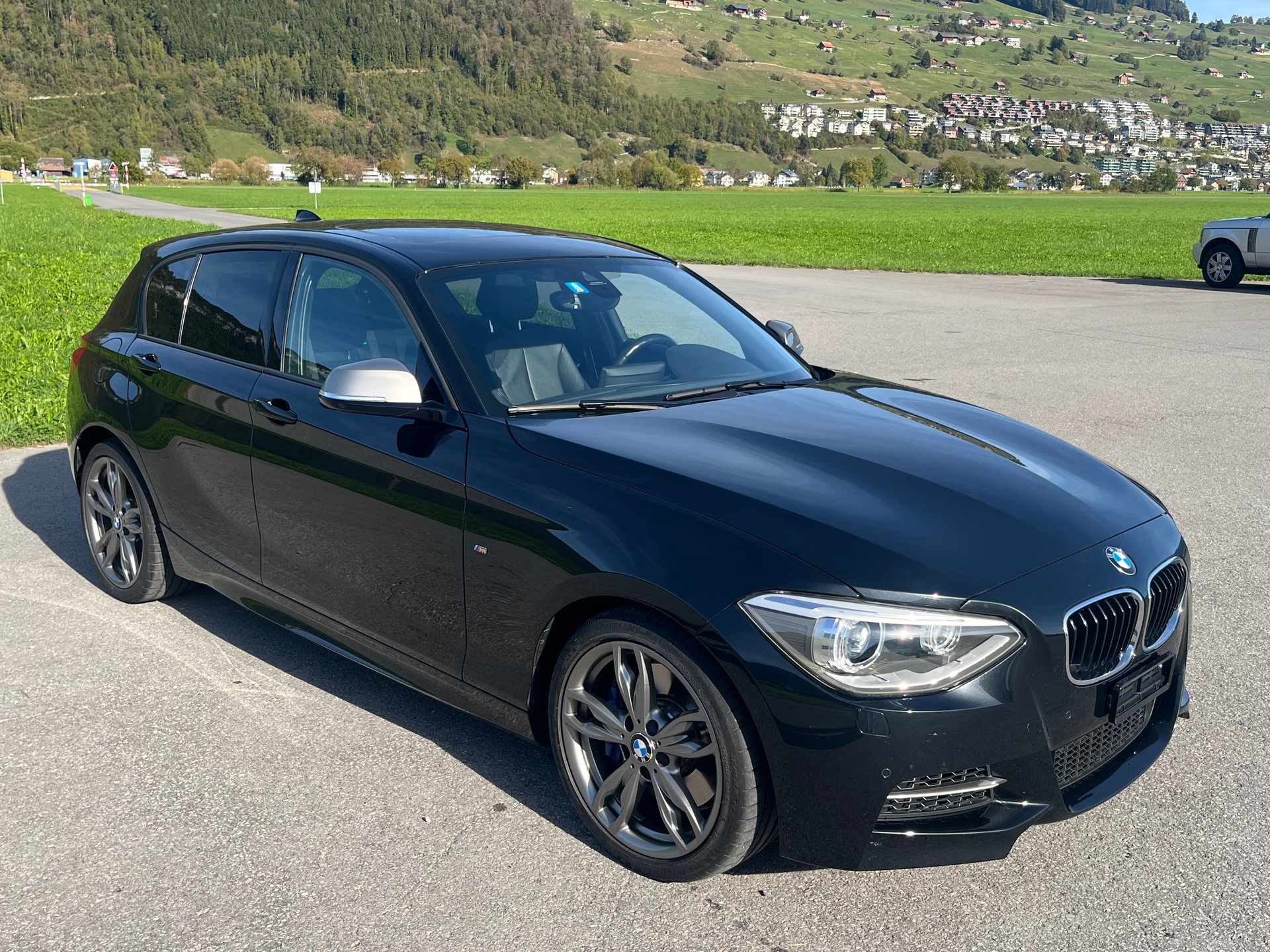 BMW M135i xDrive Steptronic-image-2