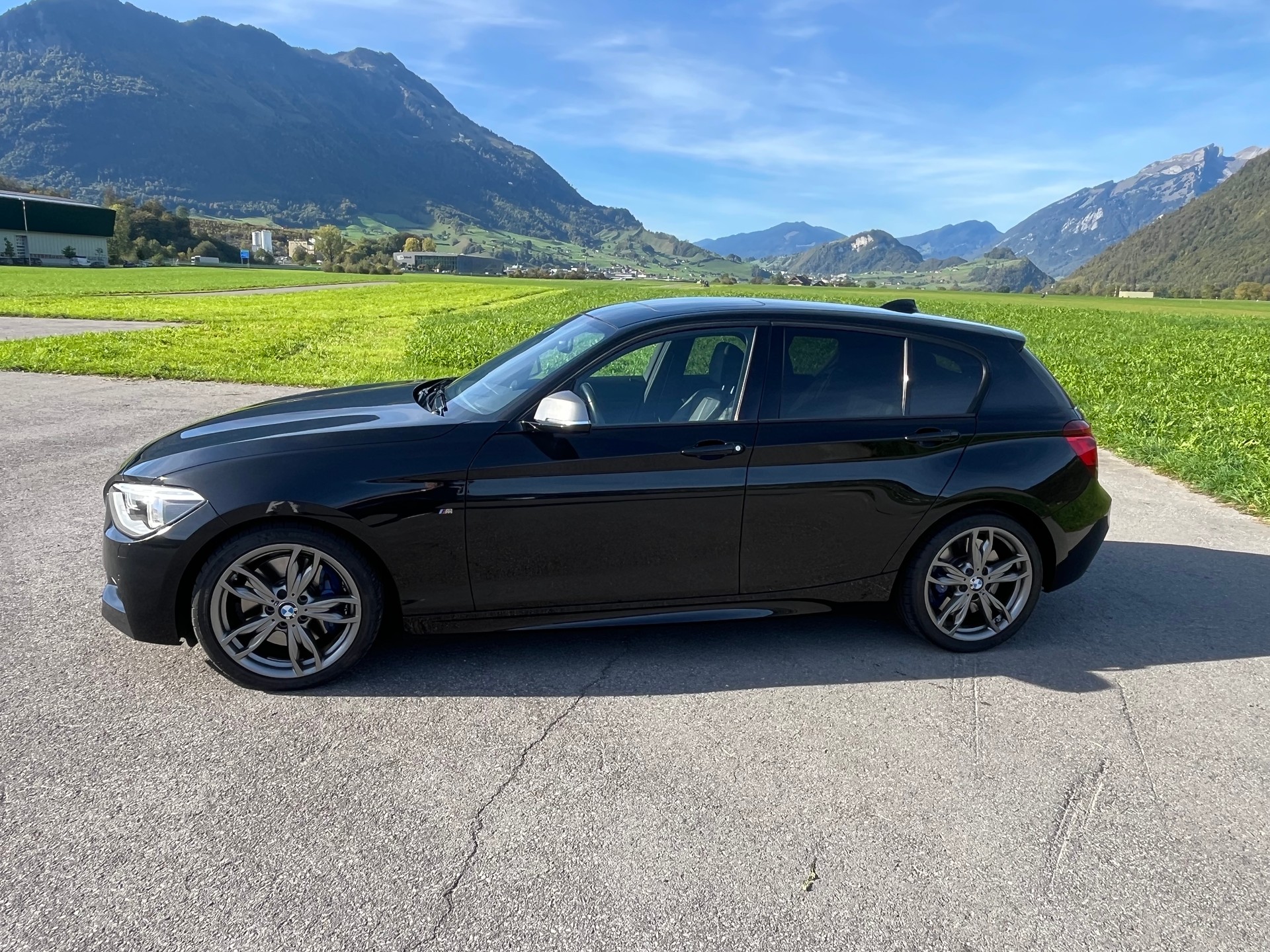 BMW M135i xDrive Steptronic-image-12
