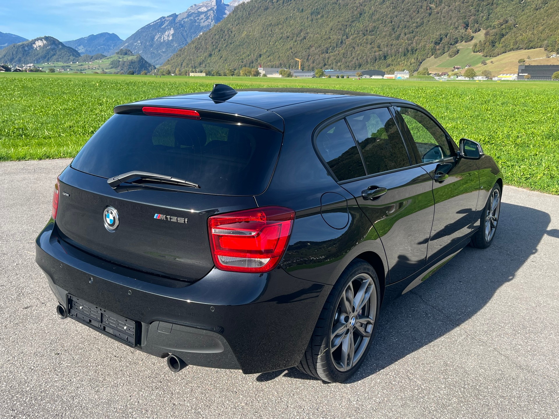 BMW M135i xDrive Steptronic-image-15