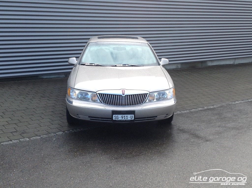 LINCOLN Continental-image-3